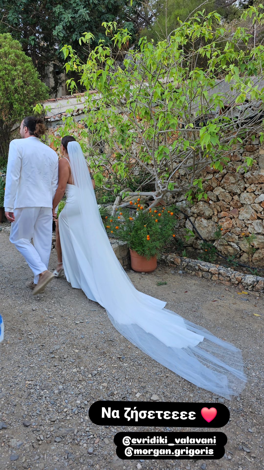 Ευρυδίκη Βαλαβάνη και Γρηγόρης Μόργκαν παντρεύτηκαν στα Χανιά – Δίπλα της και οι συντελεστές της εκπομπής «Ακόμα δεν είδες τίποτα»