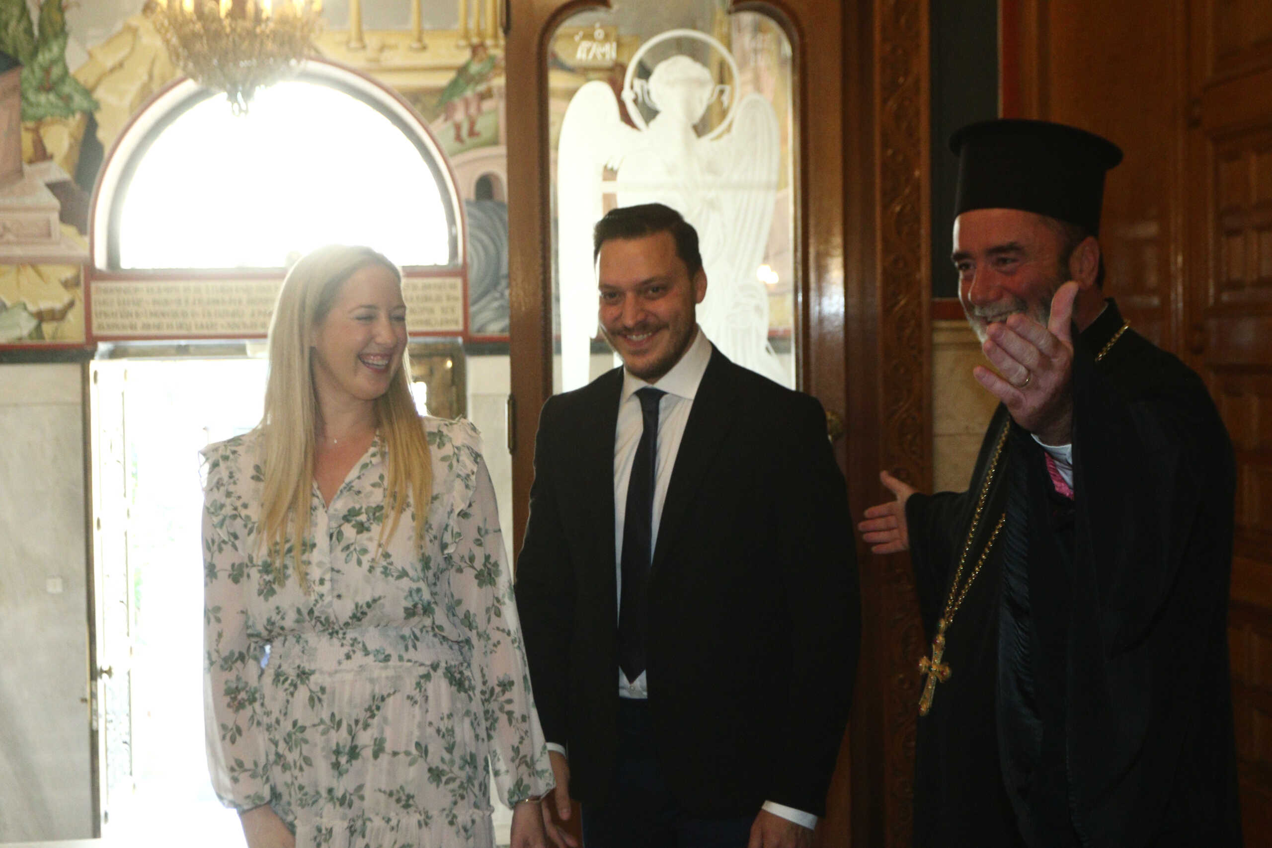 Μέλη της οικογένειας Γλύξμπουργκ επισκέφθηκαν τον Αρχιεπίσκοπο Ιερώνυμο με αφορμή τον γάμο της Θεοδώρας 10 Μέλη της οικογένειας Γλύξμπουργκ επισκέφθηκαν τον Αρχιεπίσκοπο Ιερώνυμο με αφορμή τον γάμο της Θεοδώρας