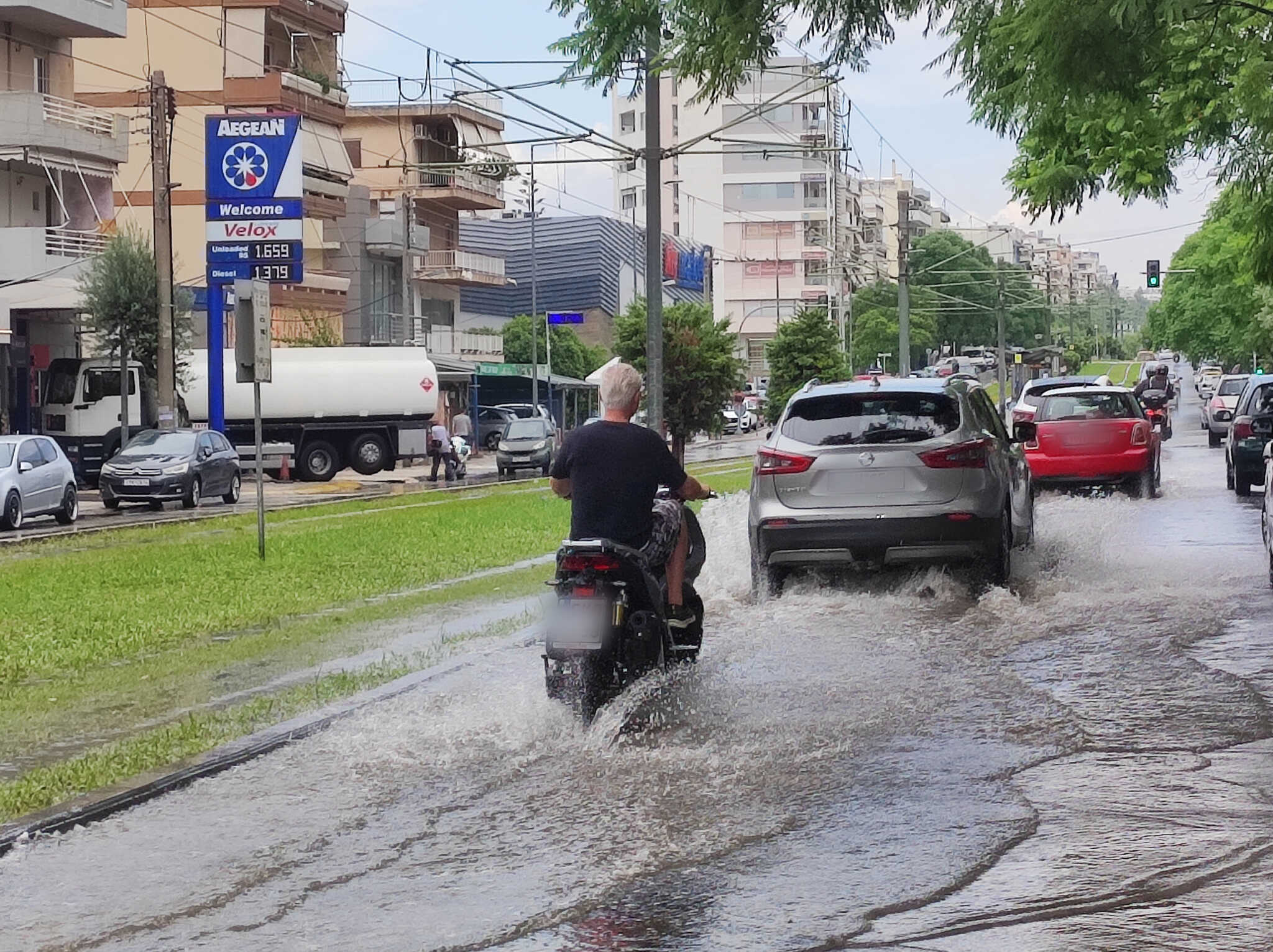 Βροχές, καταιγίδες, χαλάζι και κεραυνοί από το μεσημέρι της Παρασκευής – Ποιες περιοχές θα επηρεαστούν