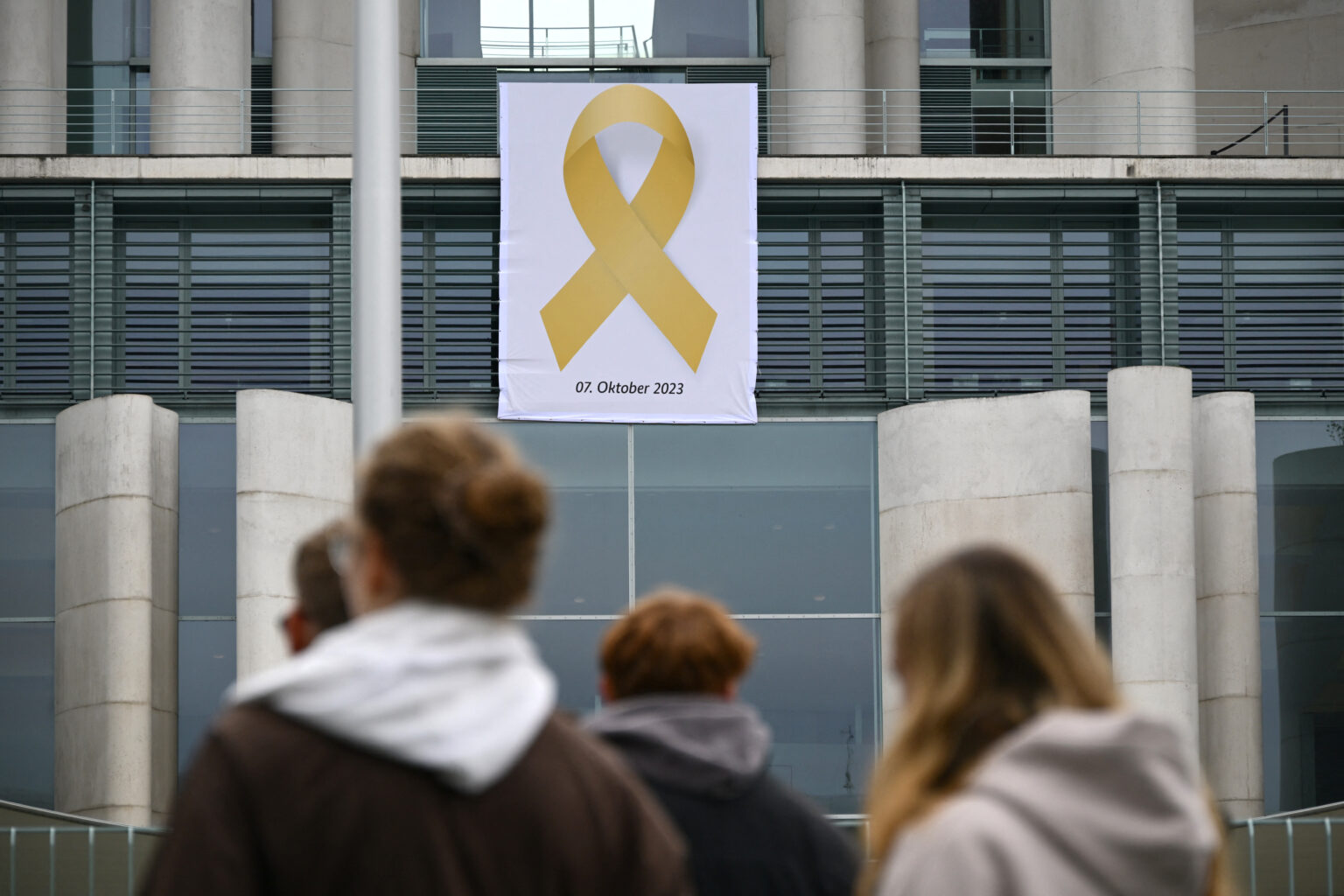 Η Γερμανία τιμά την επέτειο από την επίθεση της Χαμάς – Διαδηλώσεις εναντίον του Ισραήλ σε όλη τη χώρα