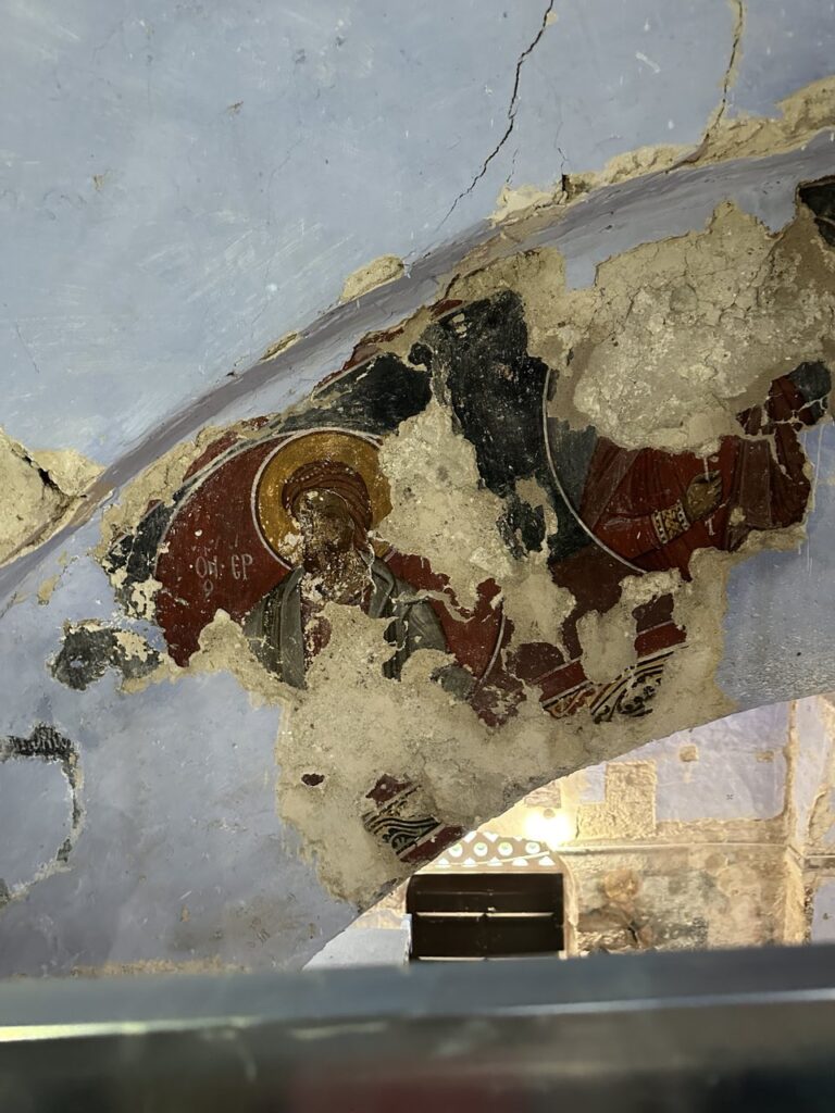 ΥΠΠΟ: Έναρξη εργασιών συντήρησης του τοιχογραφικού διακόσμου του βυζαντινού ναού του Αγίου Νικολάου στον Μεσοπόταμο Aλβανίας (φωτογραφίες) 12 ΥΠΠΟ: Έναρξη εργασιών συντήρησης του τοιχογραφικού διακόσμου του βυζαντινού ναού του Αγίου Νικολάου στον Μεσοπόταμο Aλβανίας (φωτογραφίες)