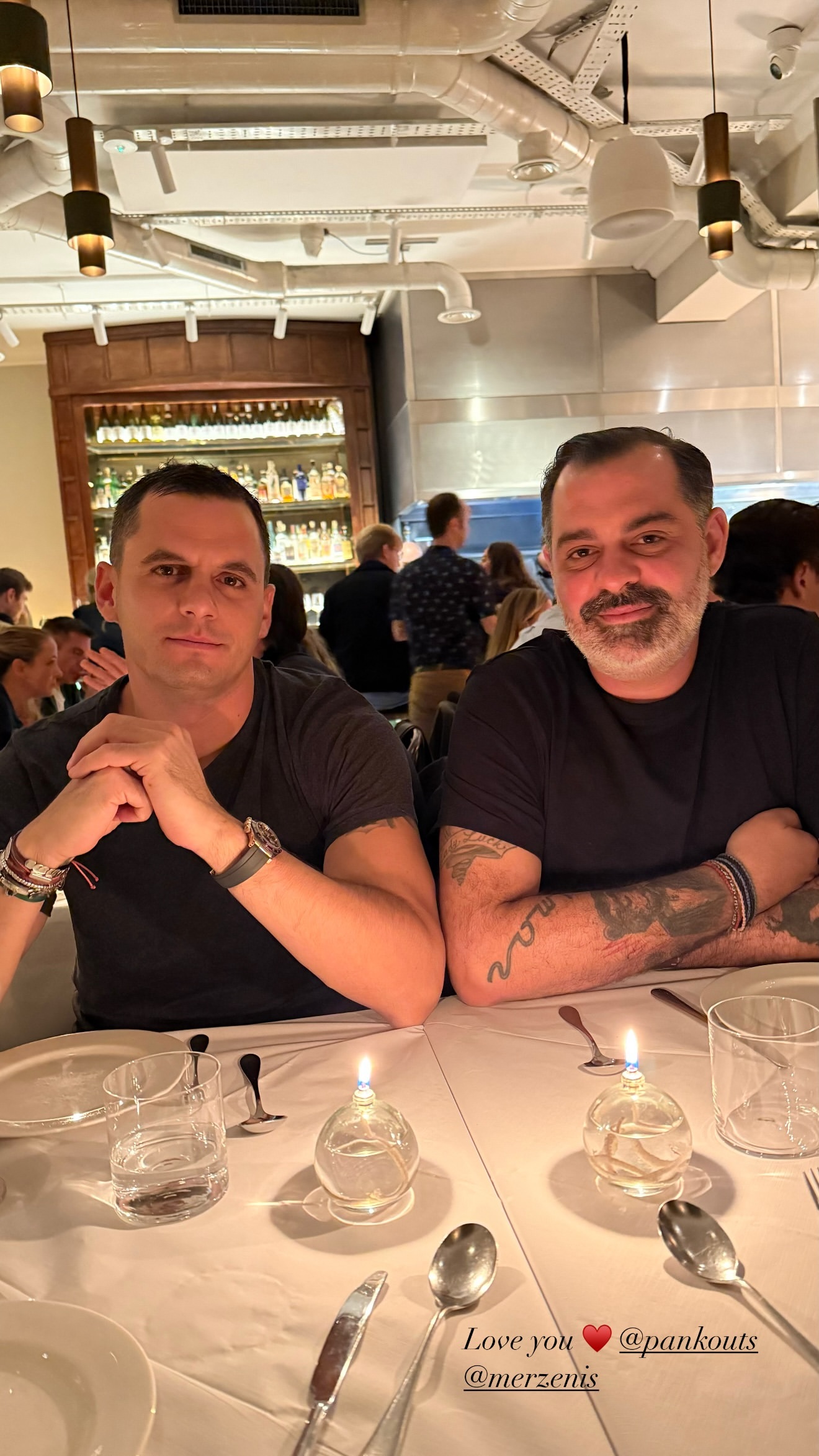 Κατερίνα Καινούργιου – Παναγιώτης Κουτσουμπής: Αγκαλιά στο Λονδίνο! Το νέο ταξίδι του ζευγαριού