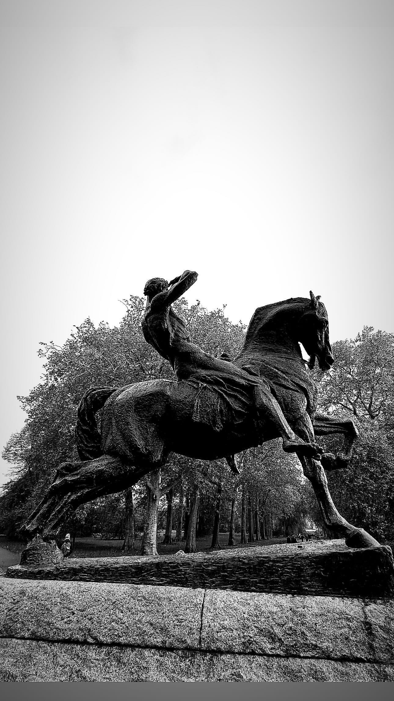 Βίκυ Καγιά: Στο Λονδίνο με τα παιδιά της – Το φωτογραφικό άλμπουμ του ταξιδιού της