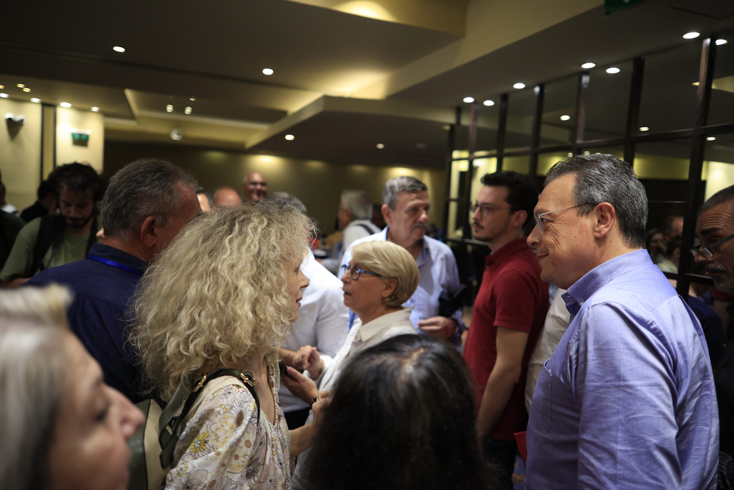 Εκρηκτική συνεδρίαση της ΚΕ του ΣΥΡΙΖΑ: Το παρασκήνιο πίσω από το «μπλόκο» στην υποψηφιότητα Κασσελάκη – Με το βλέμμα στο συνέδριου του Νοεμβρίου