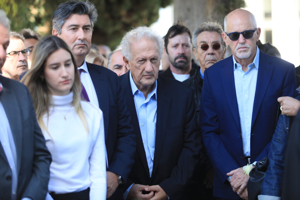 Tελέσθηκε το μνημόσυνο για τη συμπλήρωση τριών ετών από τον θάνατο της Φώφης Γεννηματά 12 Tελέσθηκε το μνημόσυνο για τη συμπλήρωση τριών ετών από τον θάνατο της Φώφης Γεννηματά