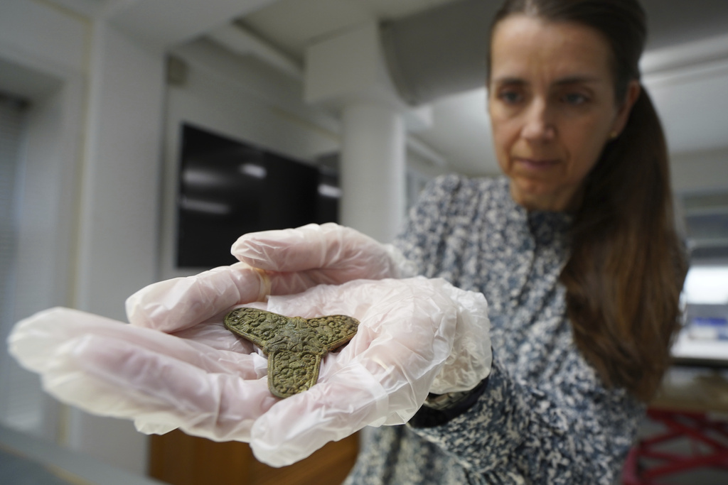 Δανία: Ανακαλύφθηκαν 50 καλοδιατηρημένοι σκελετοί της εποχής των Βίκινγκς (εικόνες) 9 Δανία: Ανακαλύφθηκαν 50 καλοδιατηρημένοι σκελετοί της εποχής των Βίκινγκς (εικόνες)