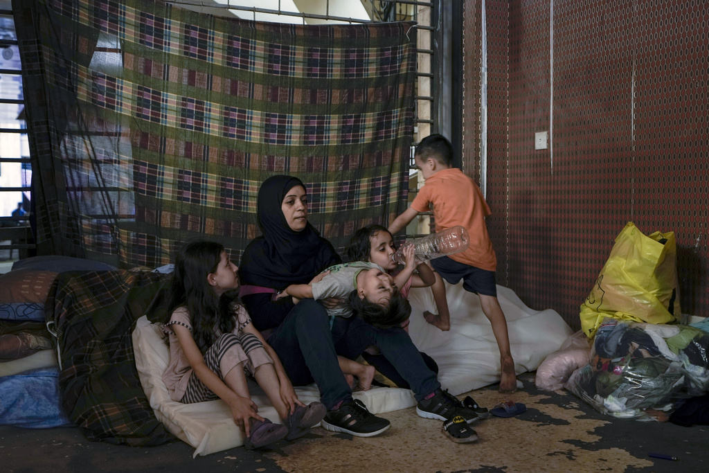 Λίβανος: Οι μαζικοί εκτοπισμοί αναζωπυρώνουν το φάντασμα των εθνοτικών διαμαχών