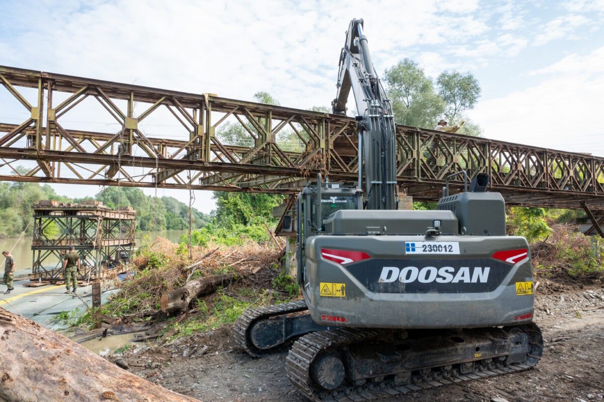 Ο Στρατός «σήκωσε» πλωτή γέφυρα στον Αξιό σε μια εβδομάδα - Η τολμηρή και πρωτοποριακή αποστολή 9 Ο Στρατός «σήκωσε» πλωτή γέφυρα στον Αξιό σε μια εβδομάδα - Η τολμηρή και πρωτοποριακή αποστολή