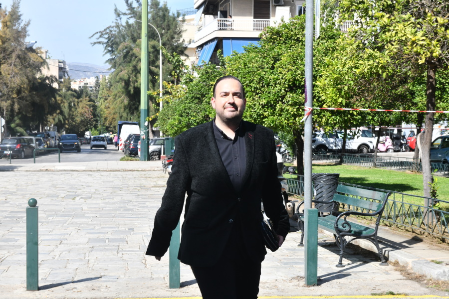 Μίμης Πλέσσας: Θλίψη στο τελευταίο «αντίο» – Ποιοι έδωσαν το παρών στο Α’ Νεκροταφείο 10 Μίμης Πλέσσας: Θλίψη στο τελευταίο «αντίο» – Ποιοι έδωσαν το παρών στο Α’ Νεκροταφείο