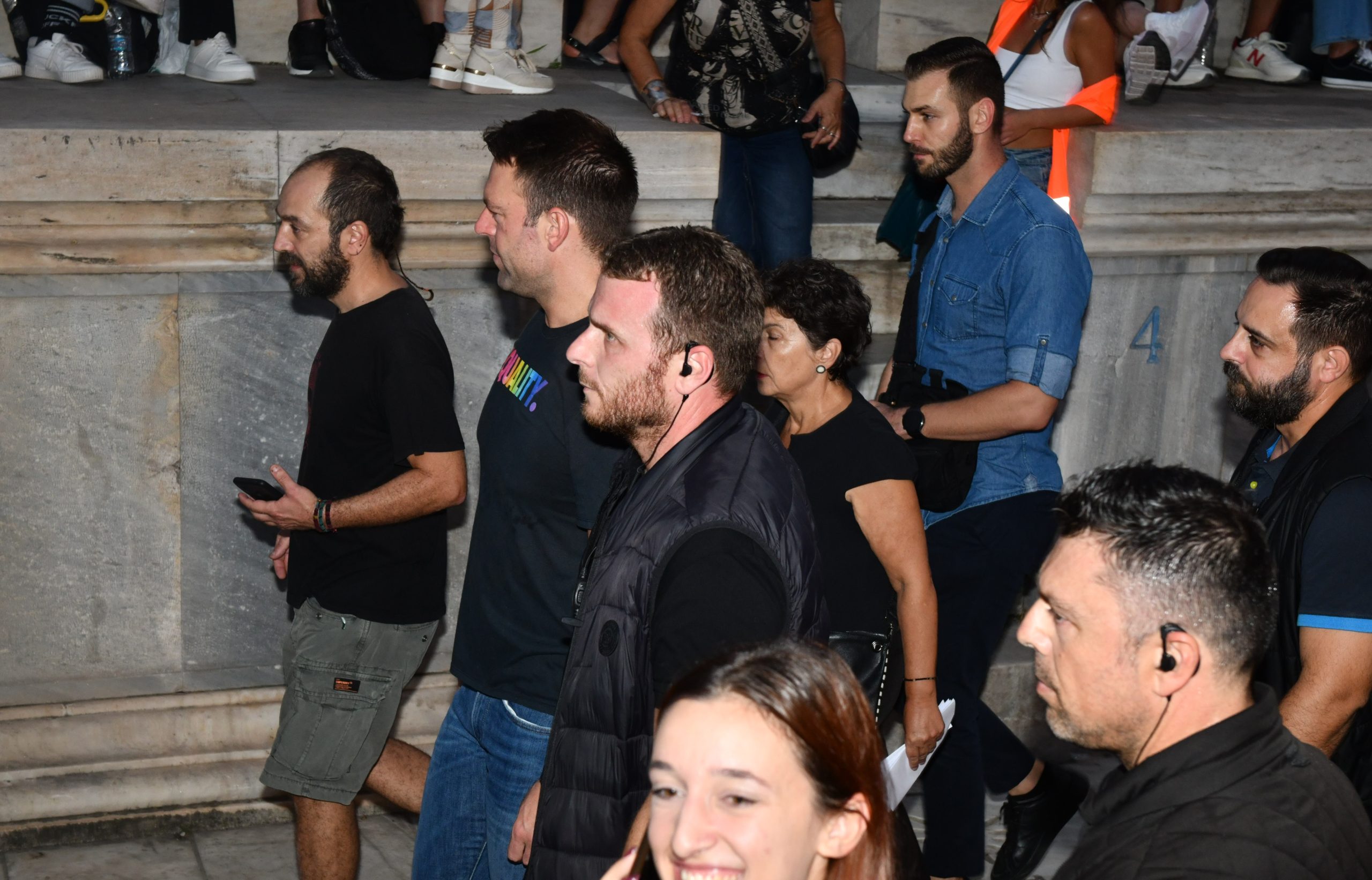 Συναυλία Τέμπη: Ρίγη συγκίνησης στη συναυλία στο Καλλιμάρμαρο στη μνήμη των θυμάτων – Φωτογραφίες TLIFE