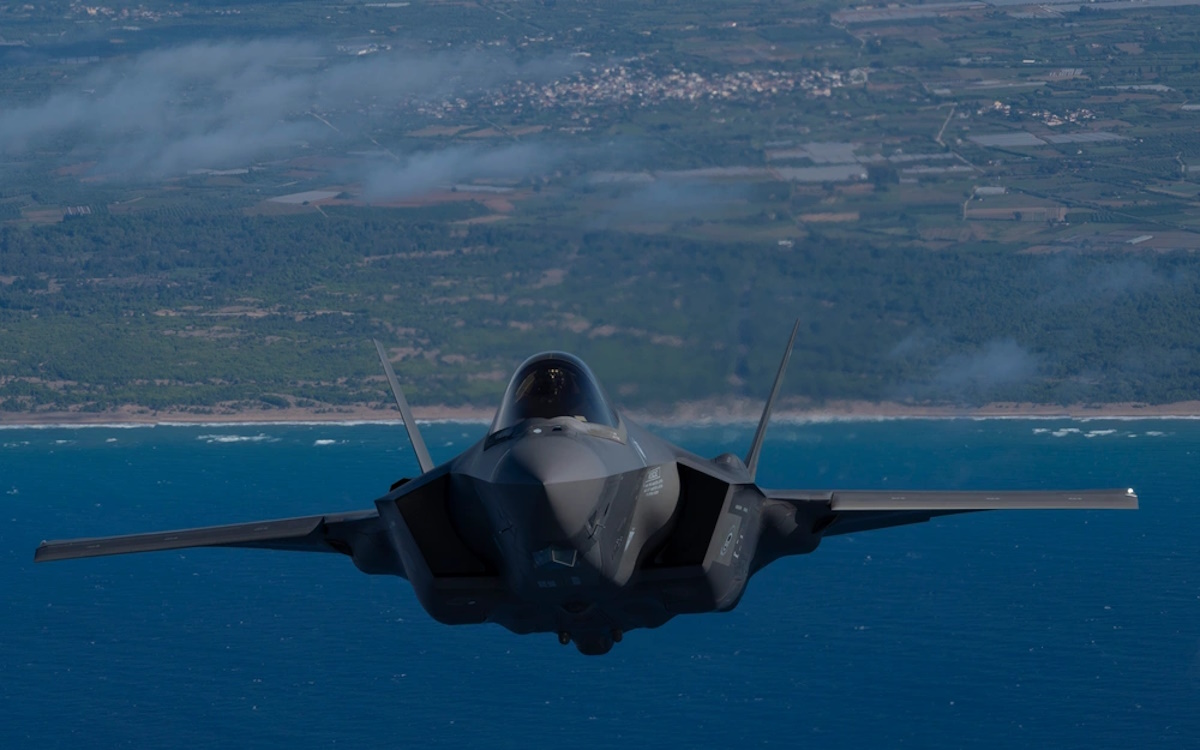 F-35 στην Ελλάδα: Οι πρώτες «αποστολές» της Πολεμικής Αεροπορίας πριν την παραλαβή των stealth μαχητικών
