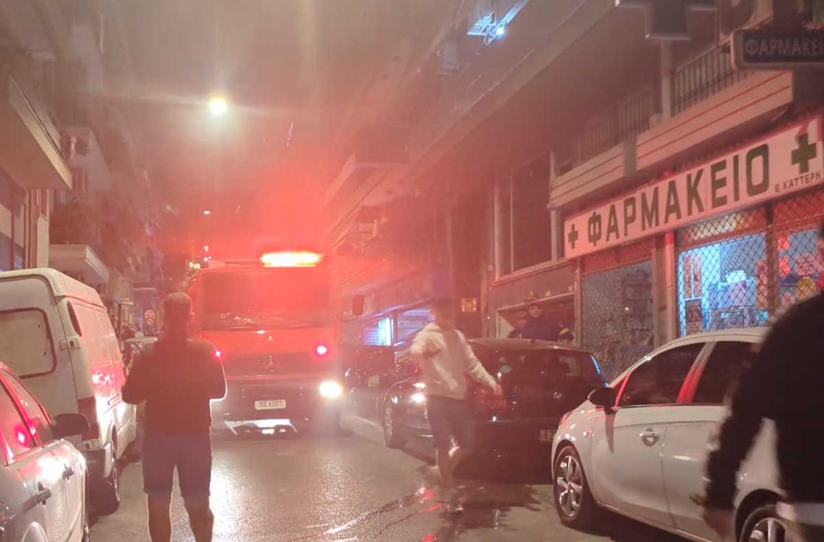 Φωτιά σε υπόγειο γκαράζ πολυκατοικίας στην Κυψέλη – Δείτε βίντεο