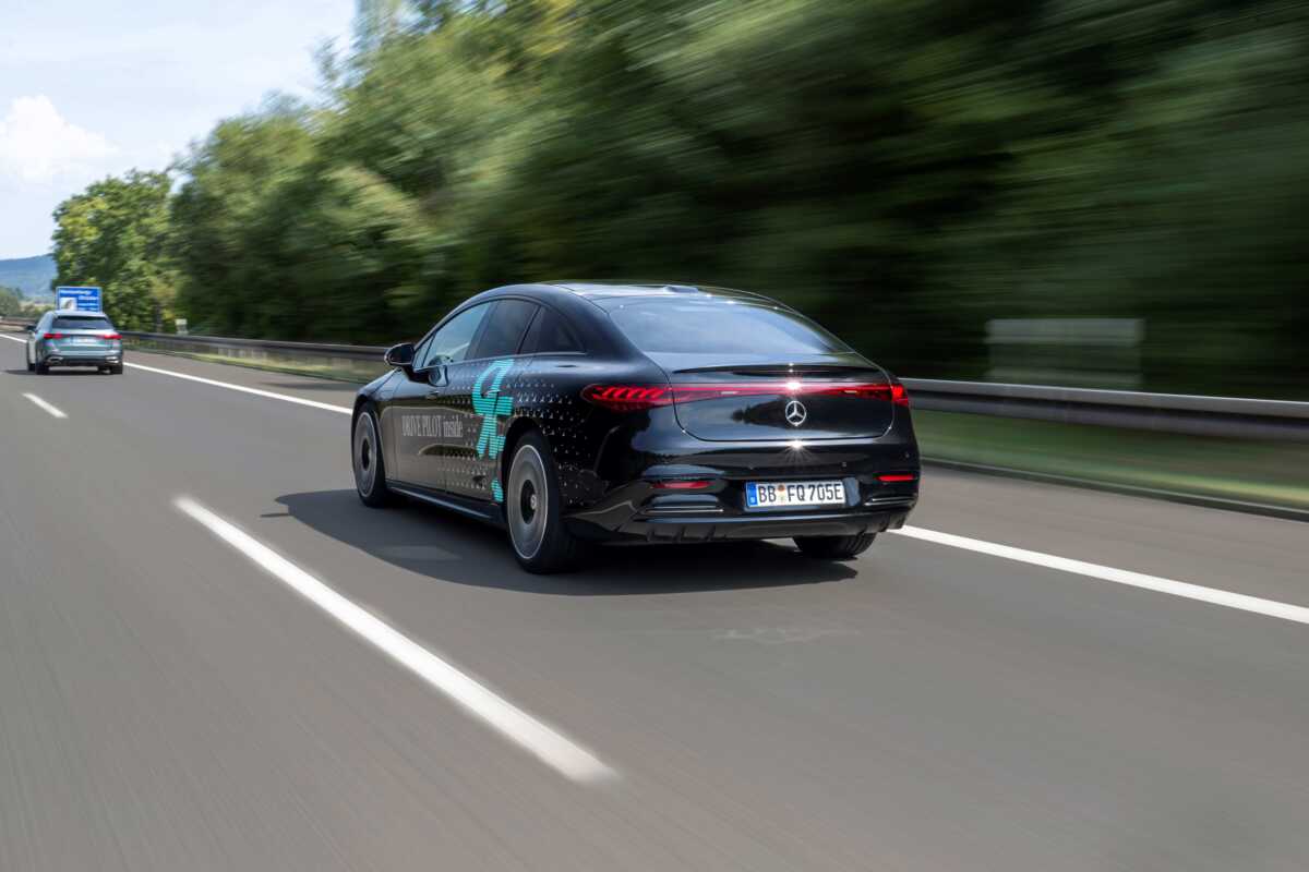 Mercedes-Benz: Οδήγηση χωρίς χέρια έως 95 χλμ./ώρα