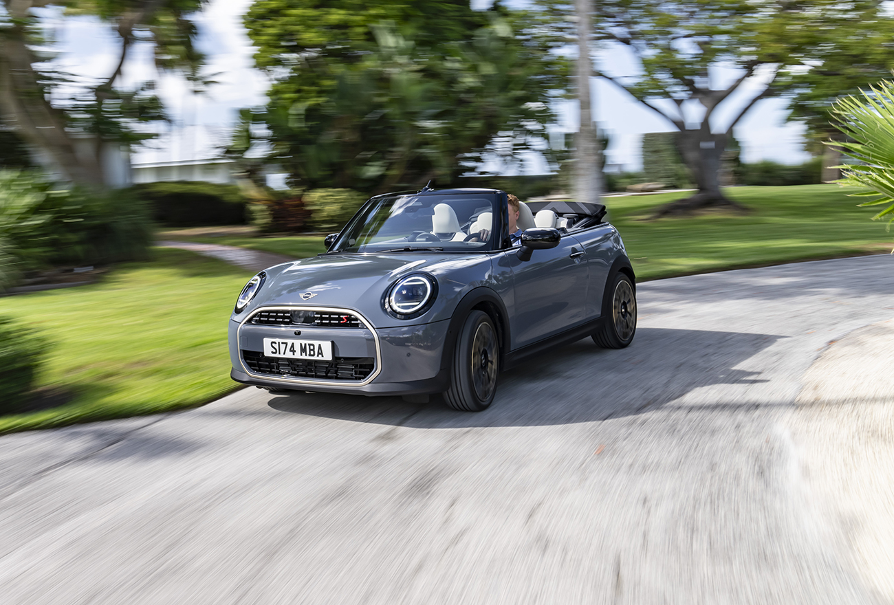 P90567043_highRes_mini-cooper-s-conver