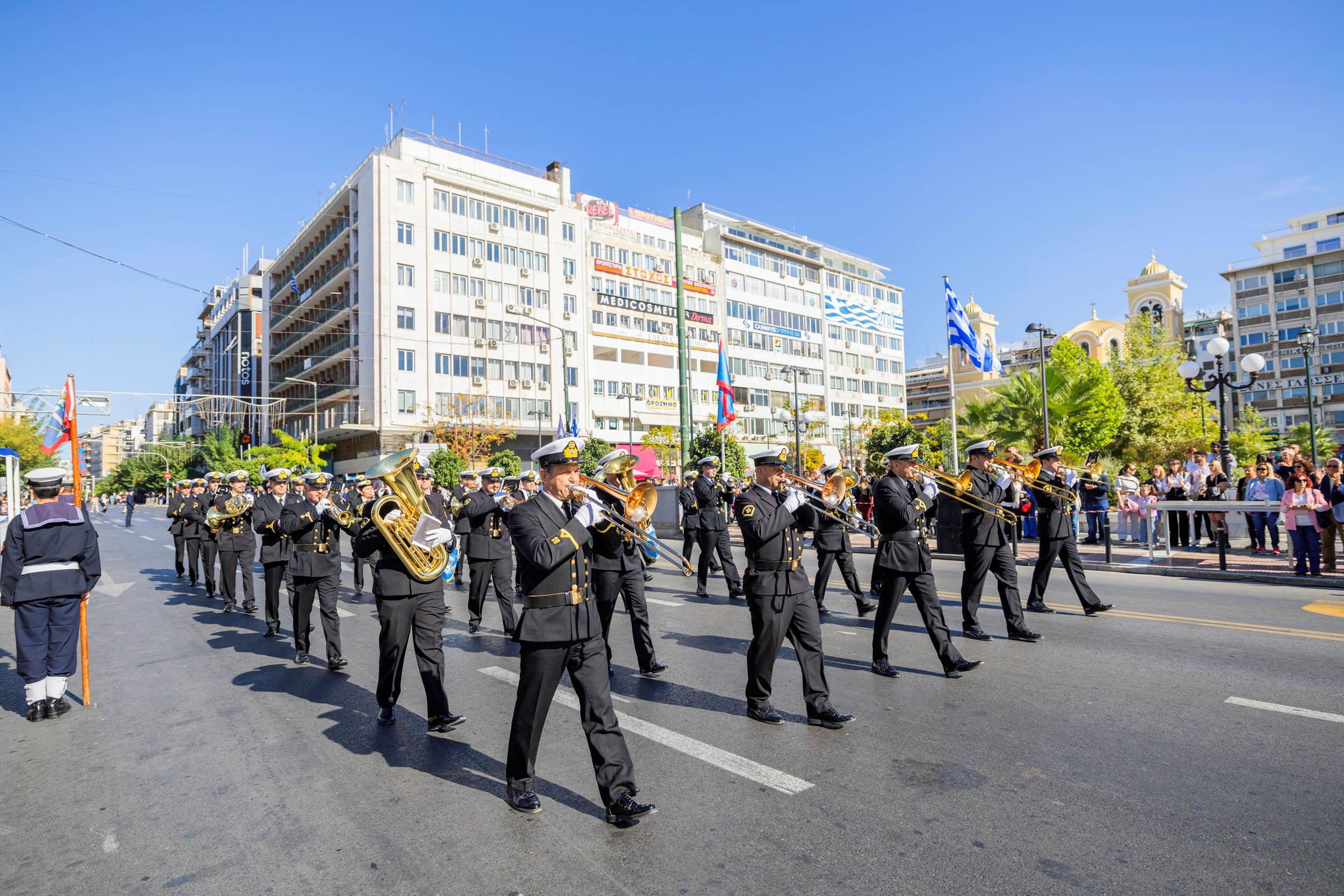 Σε κλίμα εθνικής υπερηφάνειας ο εορτασμός της 28ης Οκτωβρίου στον Πειραιά - Φωτογραφίες από την παρέλαση