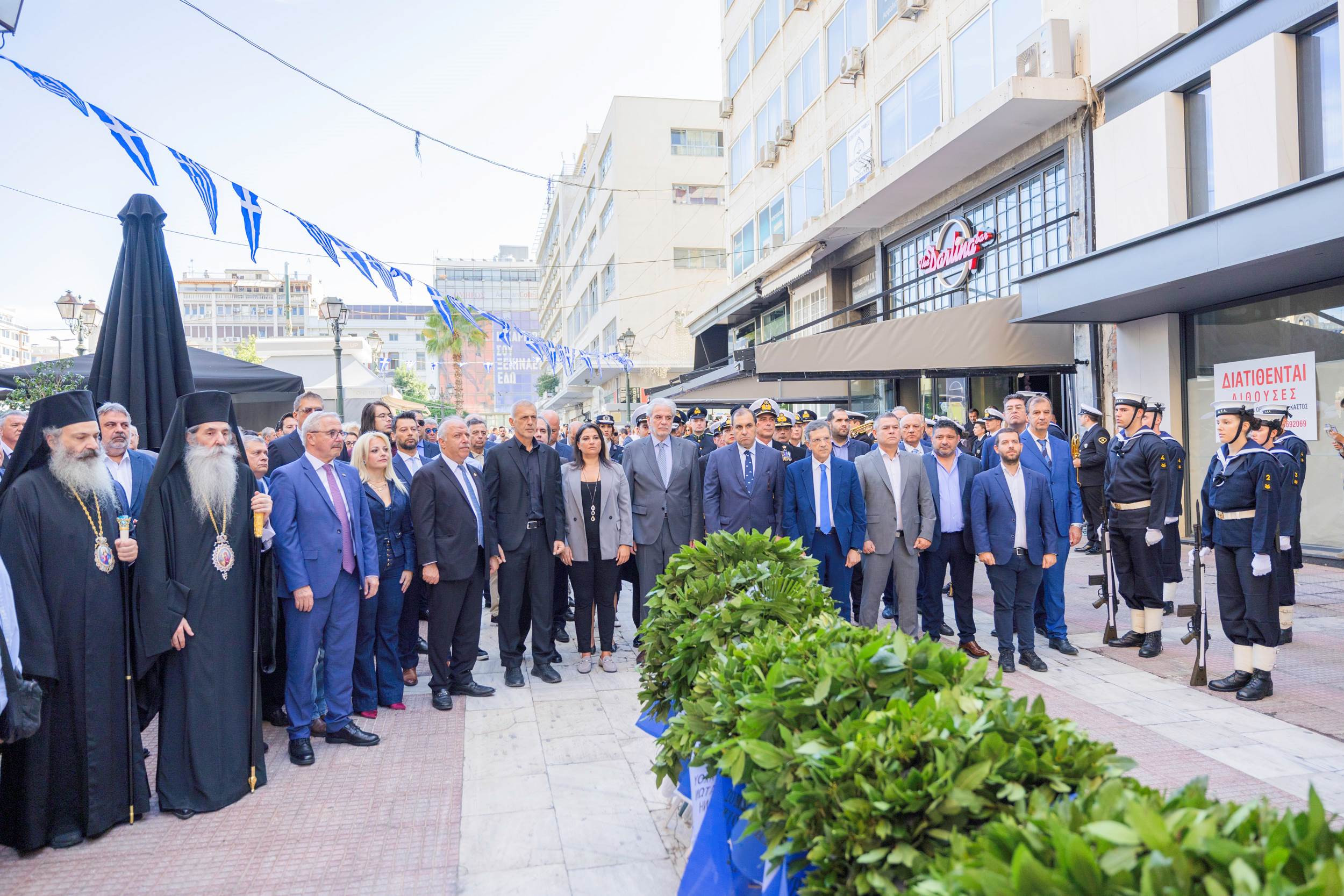 Σε κλίμα εθνικής υπερηφάνειας ο εορτασμός της 28ης Οκτωβρίου στον Πειραιά - Φωτογραφίες από την παρέλαση