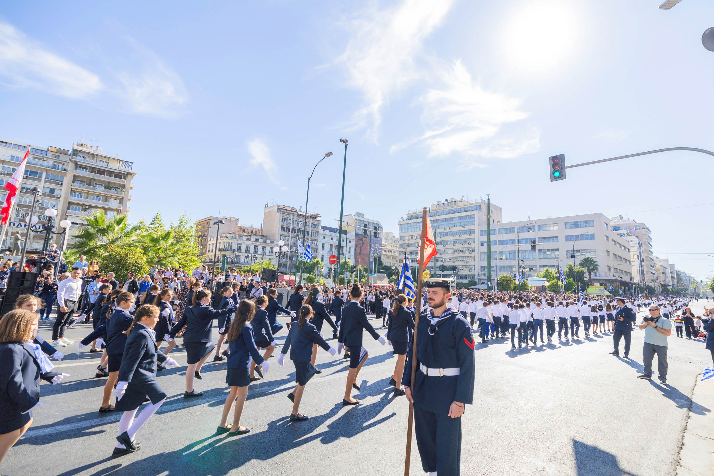 Σε κλίμα εθνικής υπερηφάνειας ο εορτασμός της 28ης Οκτωβρίου στον Πειραιά - Φωτογραφίες από την παρέλαση