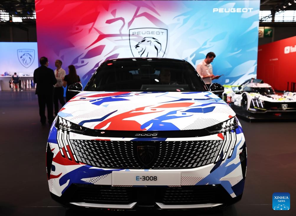 Η Peugeot ηλεκτρίζει το Παρίσι με νέα γκάμα μοντέλων