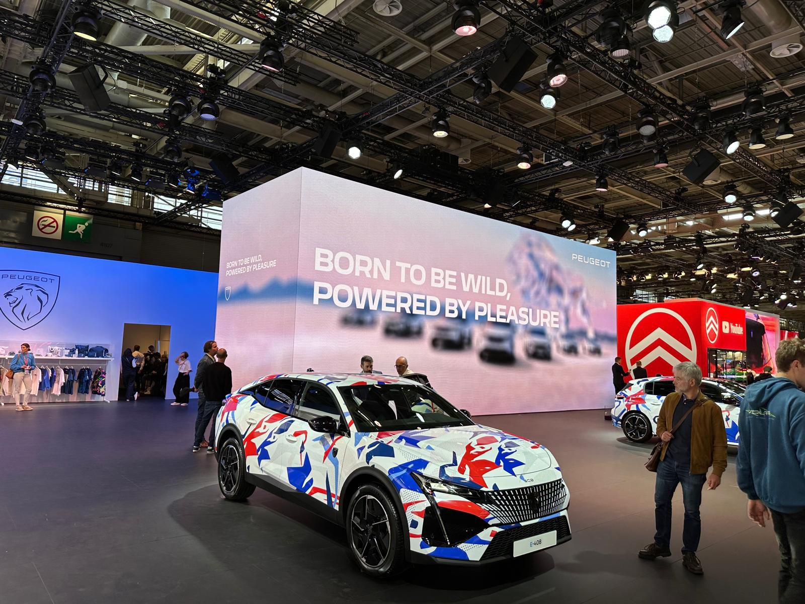 Peugeot_E-408