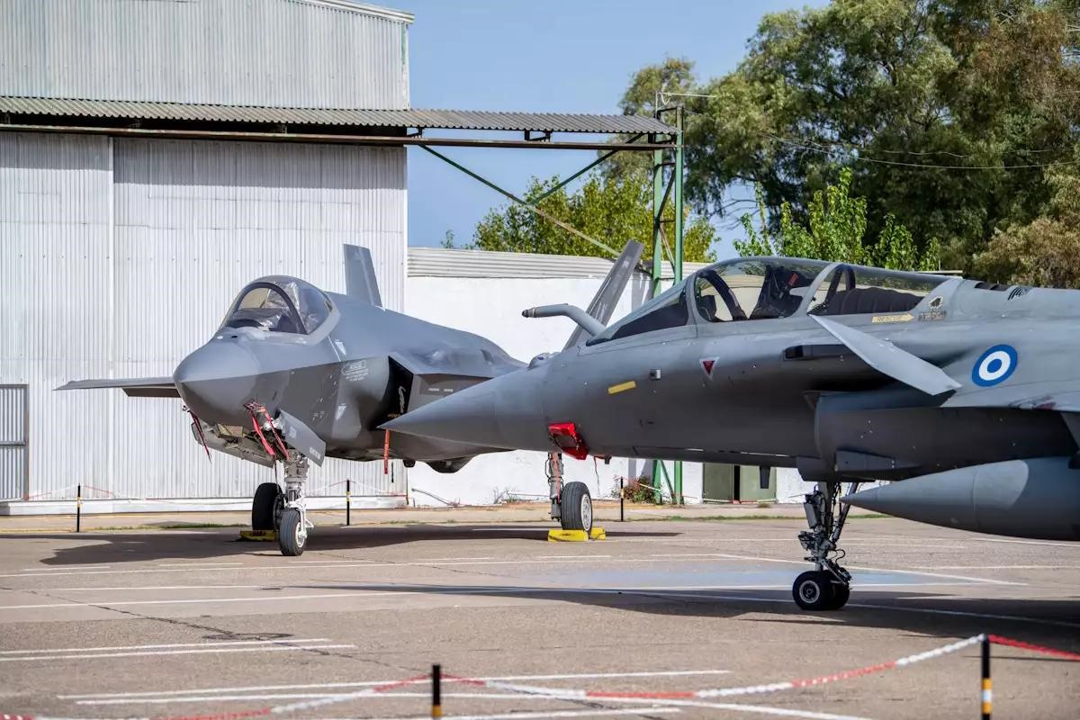 Με Rafale συμμετέχουν για πρώτη φορά τα «Γεράκια» της Πολεμικής Αεροπορίας στο σχολείο «Top Gun» του NATO