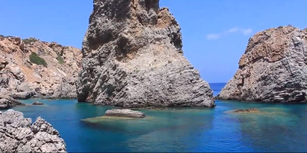 Σε ΗΠΑ και Ιταλία ταξιδεύει η ταινία «Σαρία» από την σειρά ντοκιμαντέρ της ΕΡΤ «Νησιά στην Άκρη» 3 Σε ΗΠΑ και Ιταλία ταξιδεύει η ταινία «Σαρία» από την σειρά ντοκιμαντέρ της ΕΡΤ «Νησιά στην Άκρη»