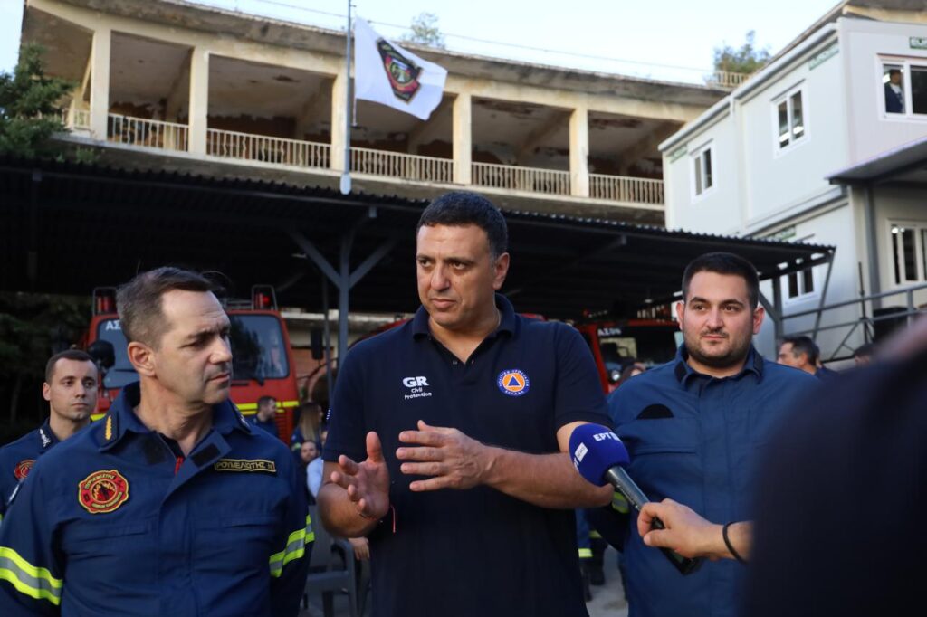 Β. Κικίλιας για εθελοντές: Για πρώτη φορά 4.500 στολές και πλήρη εξοπλισμό για την επόμενη αντιπυρική περίοδο 7 Β. Κικίλιας για εθελοντές: Για πρώτη φορά 4.500 στολές και πλήρη εξοπλισμό για την επόμενη αντιπυρική περίοδο