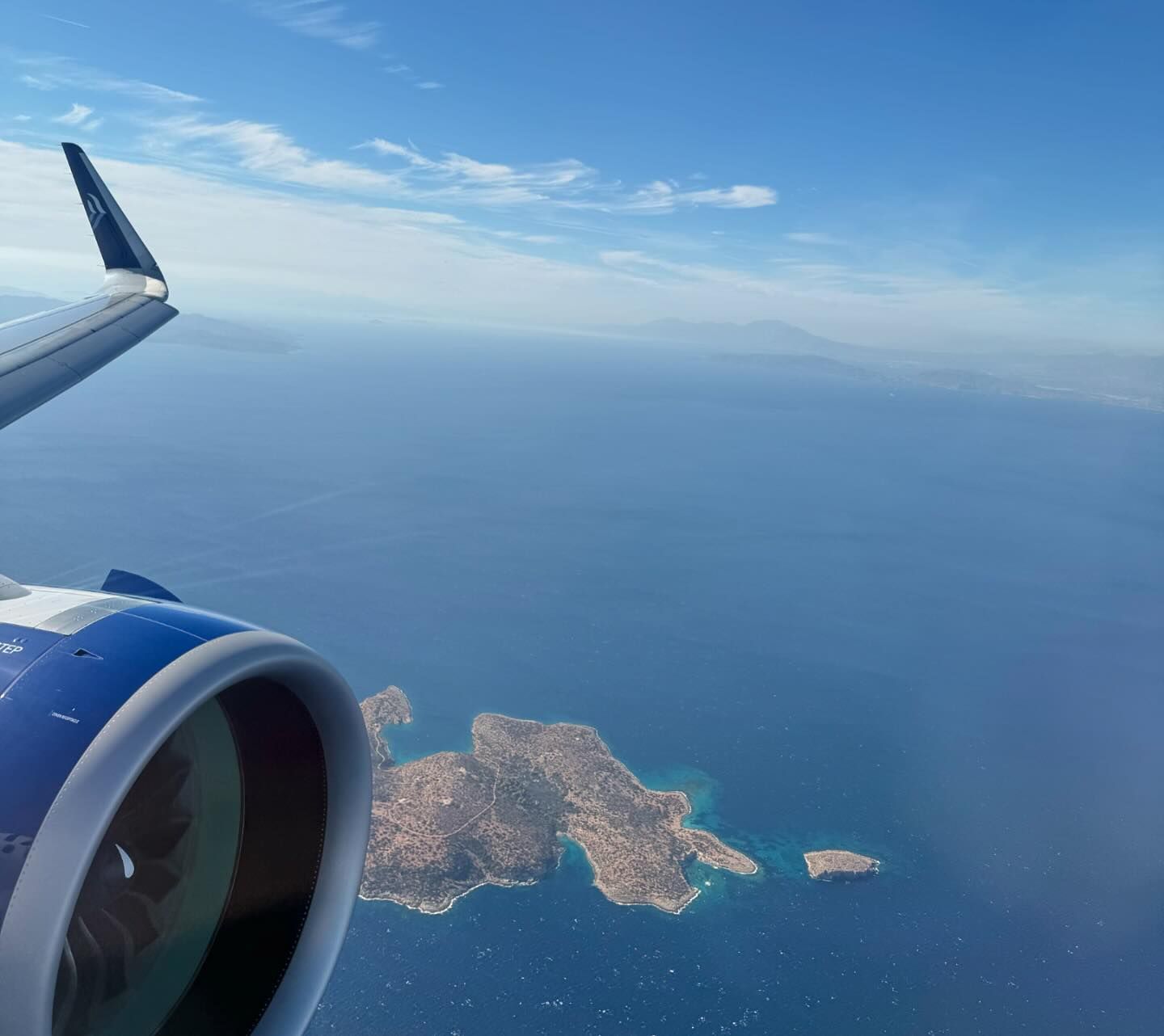 Ελένη Μενεγάκη: Οι φωτογραφίες από το αεροπλάνο και το μήνυμα – «Πουθενά αλλού δεν θα ήθελα να ζήσω»