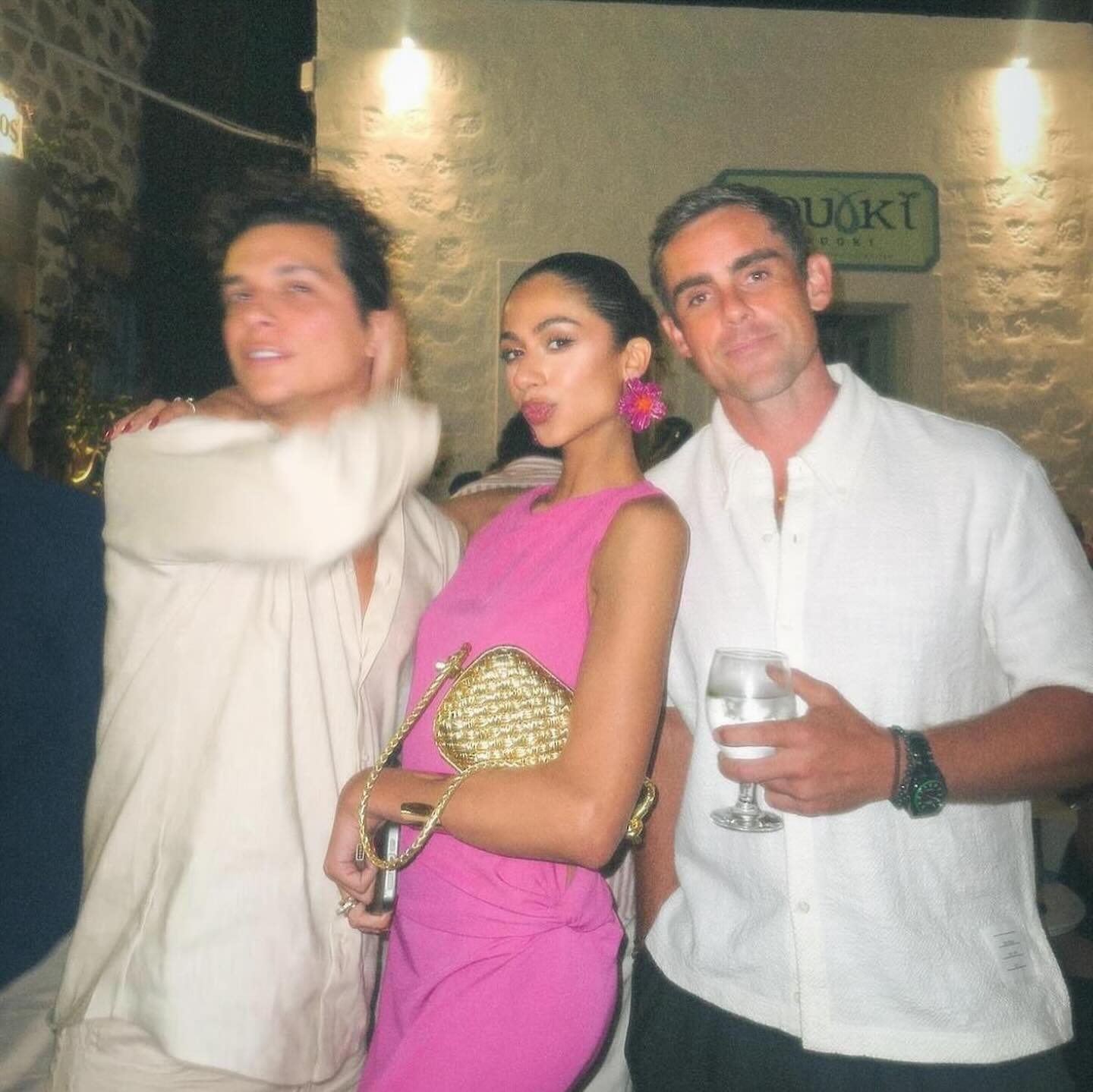 Αμαλία Κωστοπούλου: Οι αδημοσίευτες φωτογραφίες από τις διακοπές της στην Ελλάδα μαζί με τον σύντροφό της