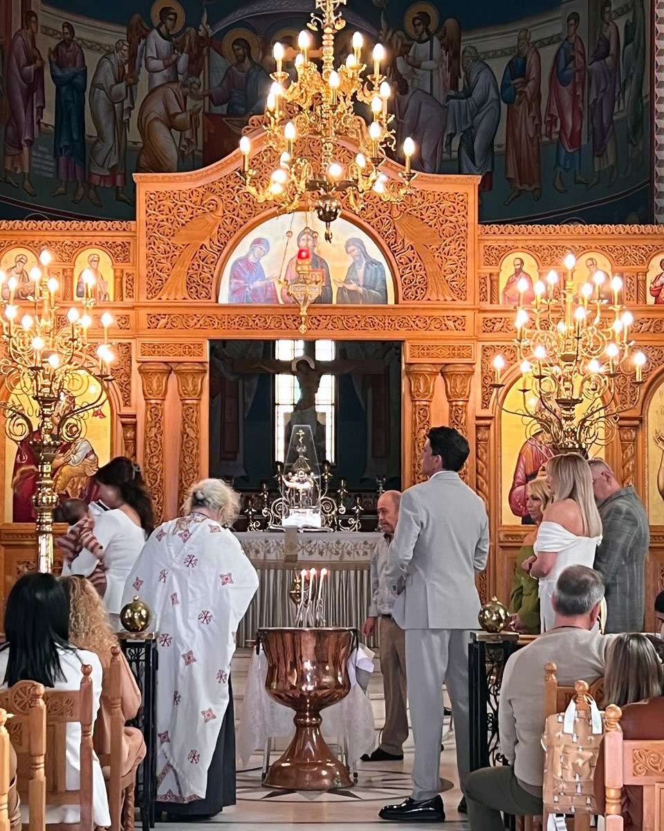 Αντιγόνη Κουλουκάκου: Το φωτογραφικό άλμπουμ από τη βάφτιση του γιου της, Άγγελου