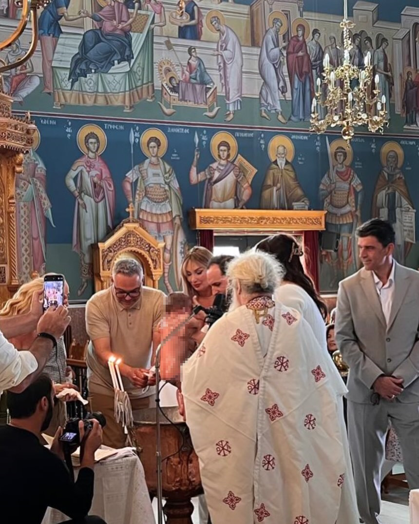 Αντιγόνη Κουλουκάκου: Το φωτογραφικό άλμπουμ από τη βάφτιση του γιου της, Άγγελου