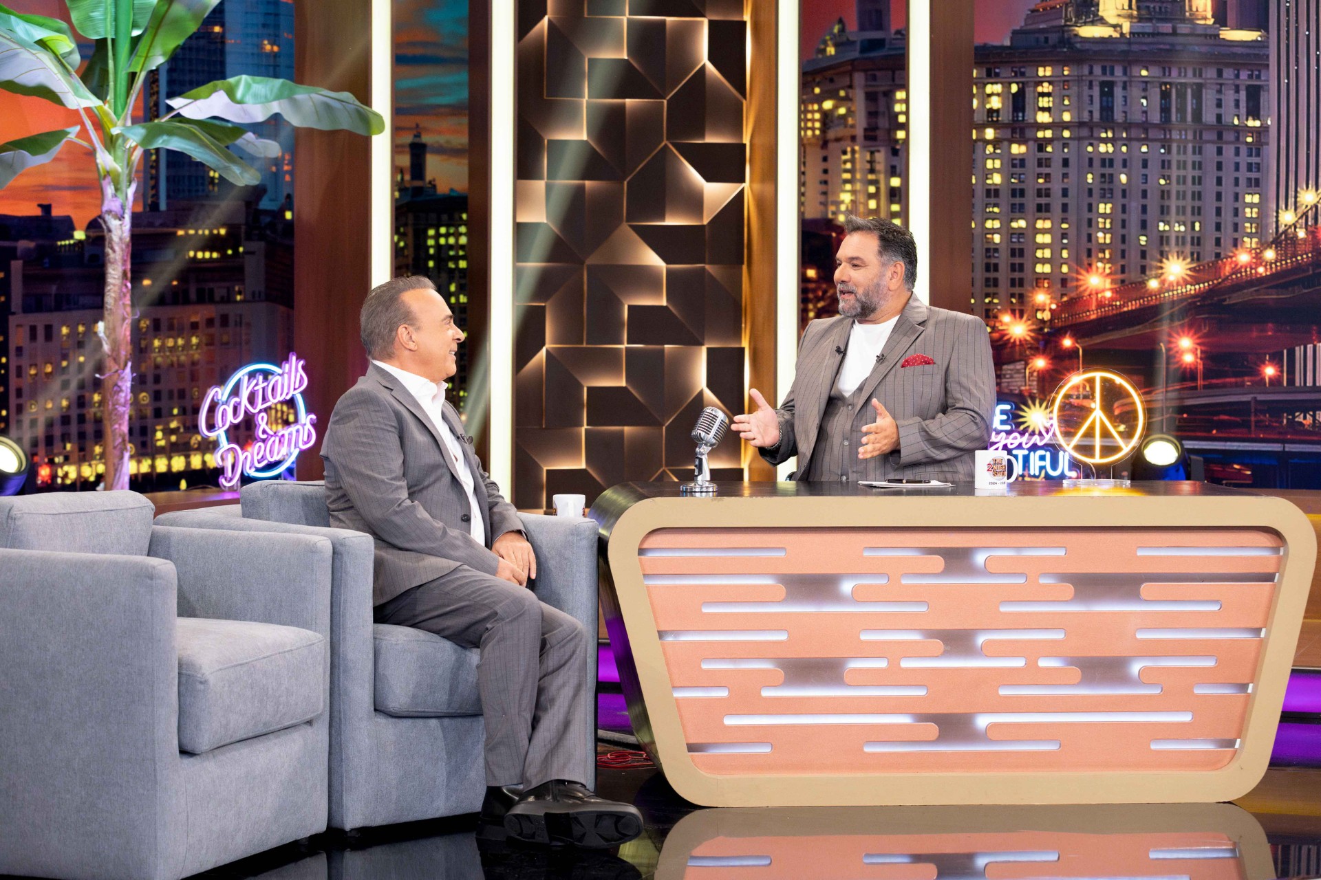 The 2night Show: Ο Φώτης Σεργουλόπουλος θα είναι ο πρώτος καλεσμένος του Γρηγόρη Αρναούτογλου