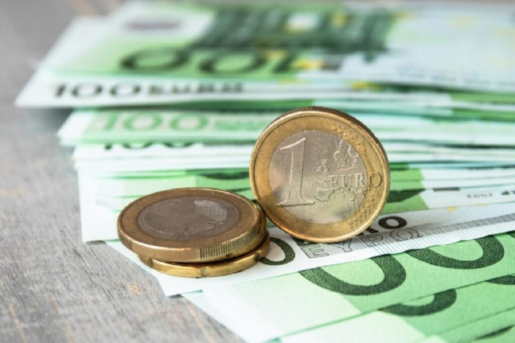 ΤτΕ: Σε καθοδική τροχιά τα επιτόκια χορηγήσεων – Ο νέος «χάρτης» των επιτοκίων 2 ΤτΕ: Σε καθοδική τροχιά τα επιτόκια χορηγήσεων – Ο νέος «χάρτης» των επιτοκίων