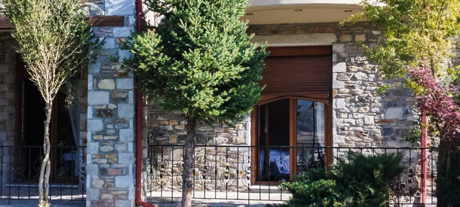 florina-xenodoxeio-1-2048x922