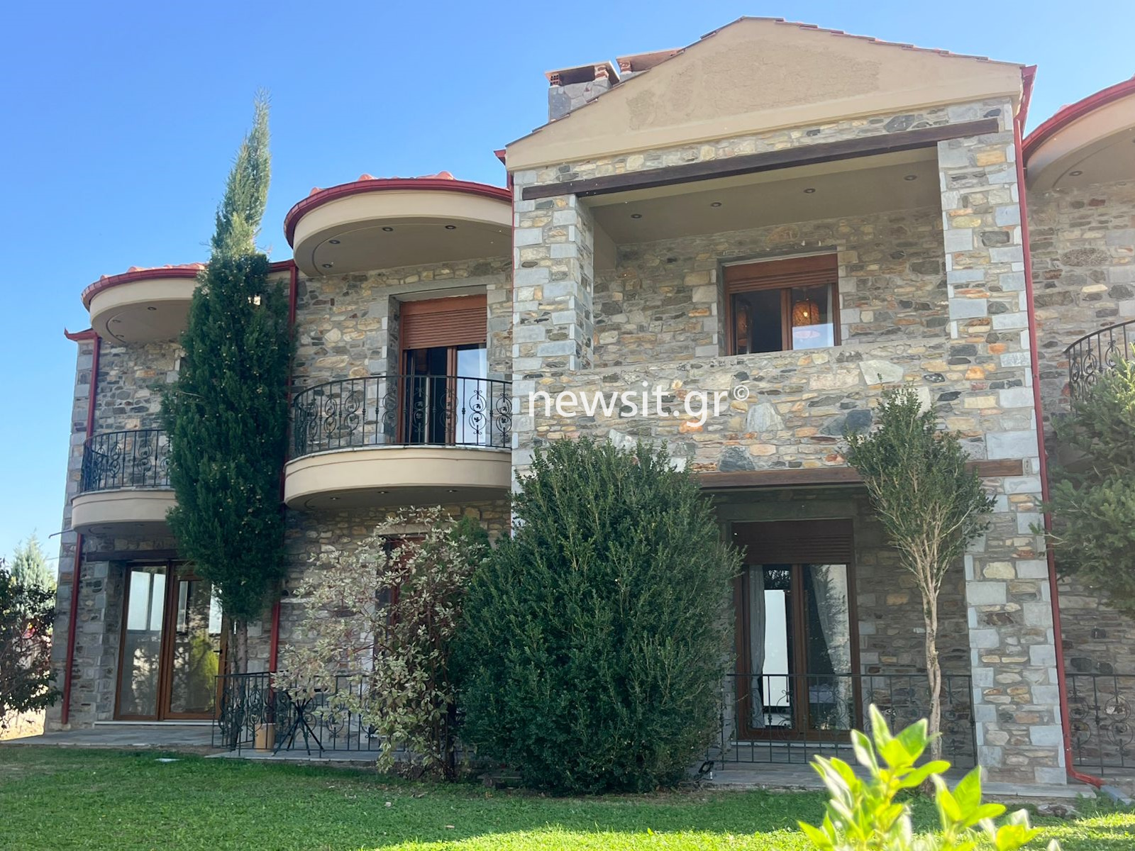 Φλώρινα: «Το πρόβλημα το δημιούργησε ο κατασκευαστής του συστήματος της θέρμανσης» λέει η αδερφή του ιδιοκτήτη του ξενοδοχείου 4 Φλώρινα: «Το πρόβλημα το δημιούργησε ο κατασκευαστής του συστήματος της θέρμανσης» λέει η αδερφή του ιδιοκτήτη του ξενοδοχείου