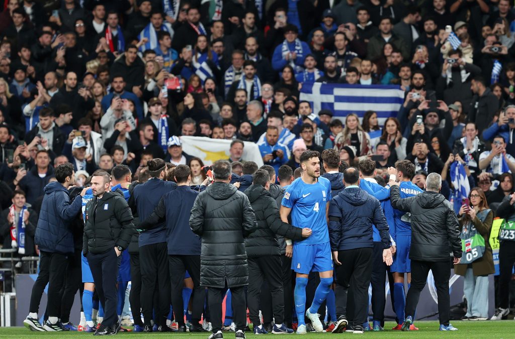 Ξέσπασαν σε λυγμούς οι διεθνείς μετά την ιστορική νίκη (ΦΩΤΟρεπορτάζ)