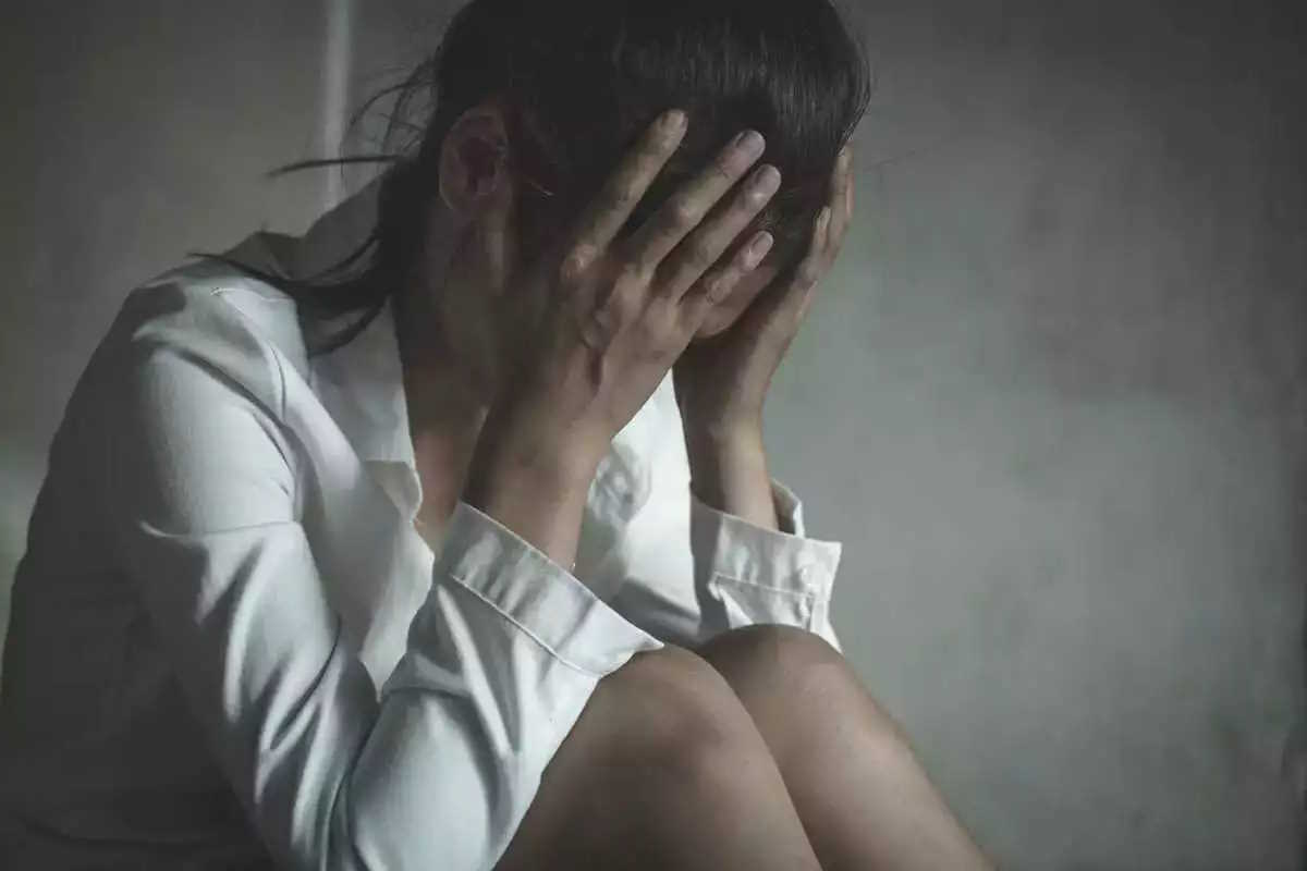 Συγκλονίζει η κοπέλα που δέχτηκε επίθεση από 27χρονο στο Περιστέρι – «Μου είπε δεν φεύγεις σήμερα από εδώ»