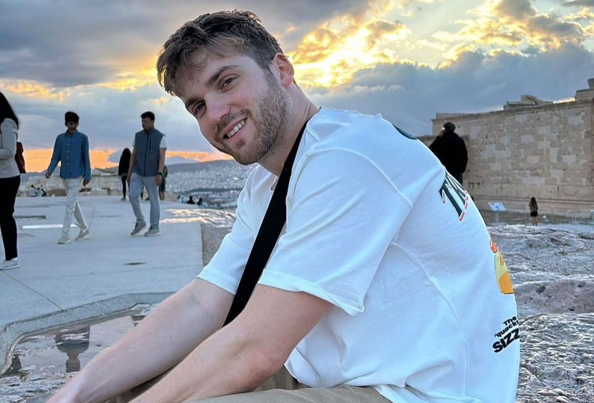 Ποιος ήταν ο 26χρονος Ιωνάς Καρούσης που έπεσε νεκρός στο Τελ Αβίβ - «Πήγε να κάνει εργασία για την αρχιτεκτονική και τον σκότωσαν οι τρομοκράτες» 10 Ποιος ήταν ο 26χρονος Ιωνάς Καρούσης που έπεσε νεκρός στο Τελ Αβίβ - «Πήγε να κάνει εργασία για την αρχιτεκτονική και τον σκότωσαν οι τρομοκράτες»