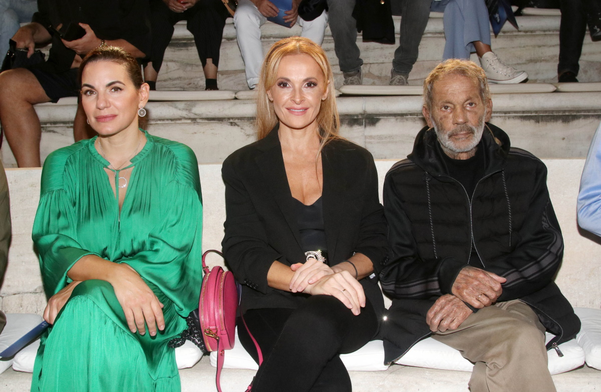 Μάνος Χατζιδάκις: Πλήθος κόσμου στη συναυλία αφιερωμένη στη μνήμη του – Φωτογραφίες 24 Μάνος Χατζιδάκις: Πλήθος κόσμου στη συναυλία αφιερωμένη στη μνήμη του – Φωτογραφίες