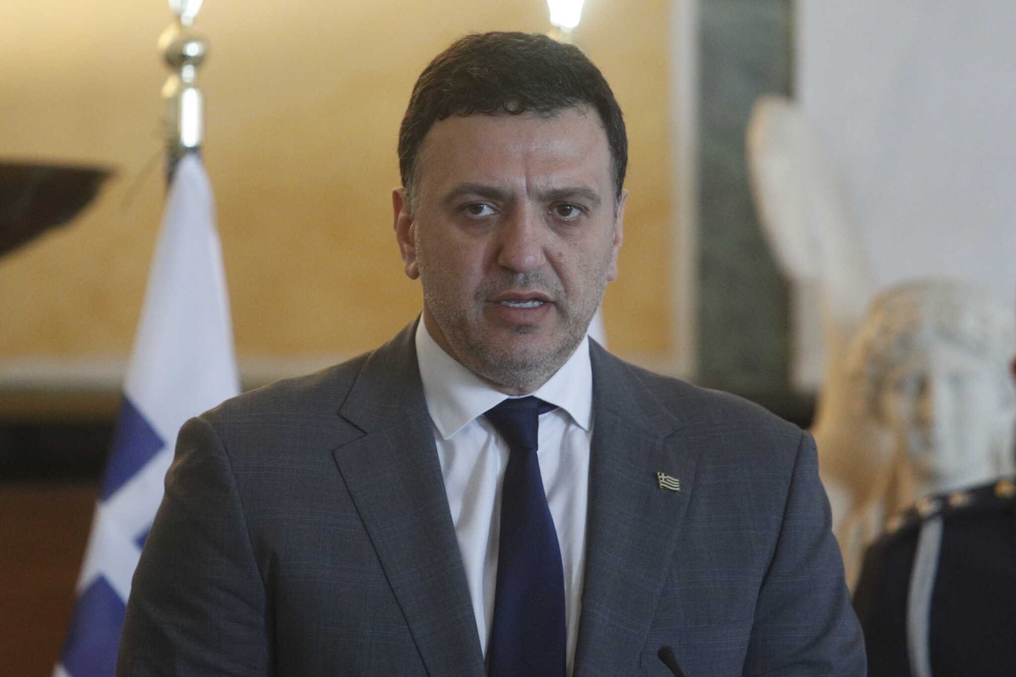 Απίστευτη γκάφα: Ο Υπουργός Ναυτιλίας στέλνει τα πλοία… γύρω από την Αφρική!