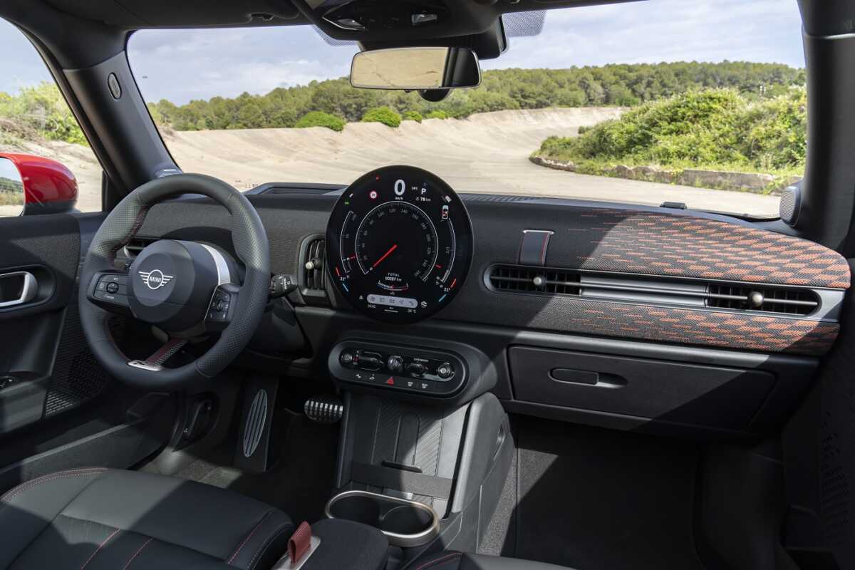 MINI: Τα πανίσχυρα John Cooper Works