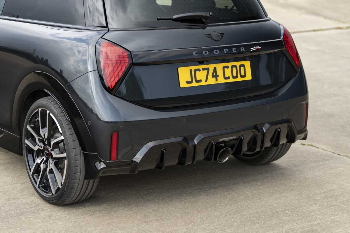 MINI: Τα πανίσχυρα John Cooper Works