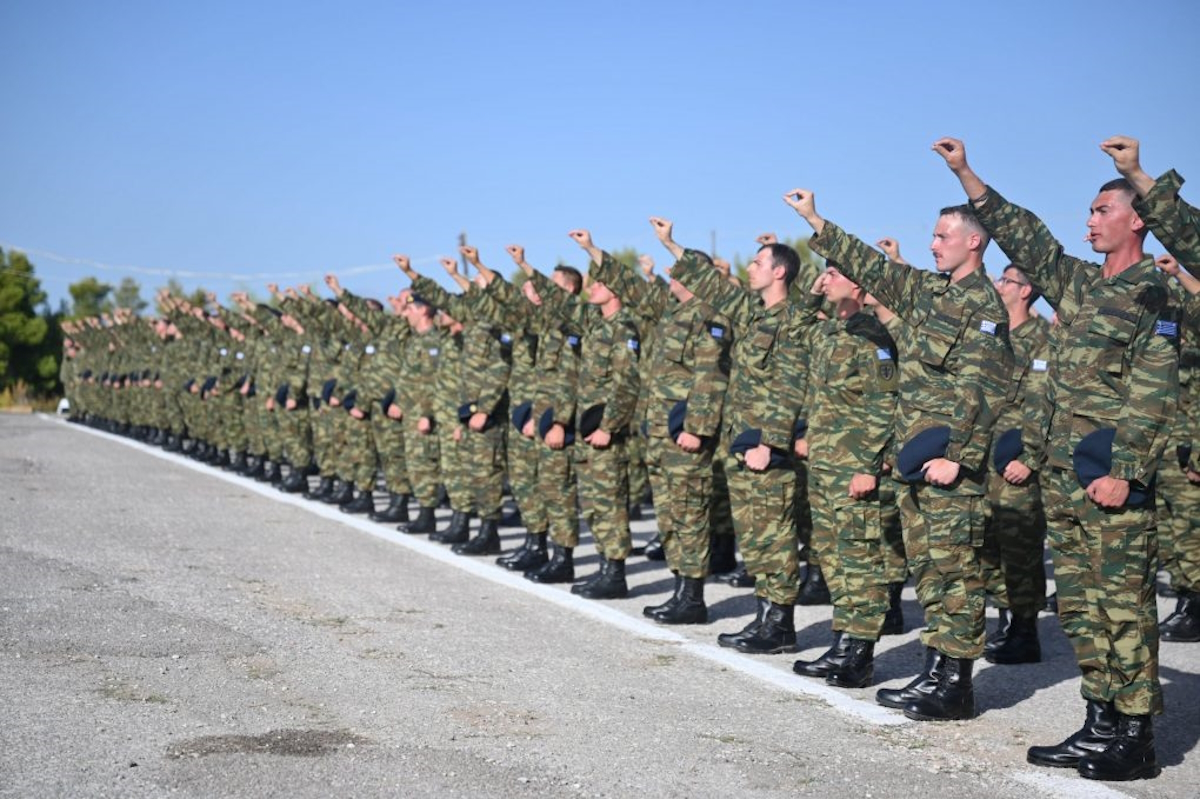 Δένδιας: «Θέλουμε 36 μήνες για την εθελοντική στράτευση γυναικών - Έρχονται αλλαγές στη στρατιωτική θητεία και εφεδρεία» 14 Δένδιας: «Θέλουμε 36 μήνες για την εθελοντική στράτευση γυναικών - Έρχονται αλλαγές στη στρατιωτική θητεία και εφεδρεία»