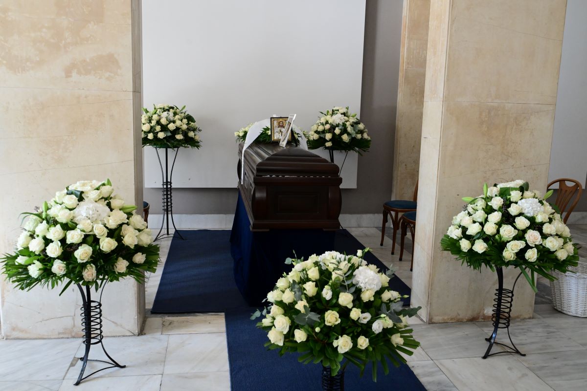 Μίμης Πλέσσας: Άρχισε το λαϊκό προσκύνημα για τη σορό του – Στις 15:00 η κηδεία του 11 Μίμης Πλέσσας: Άρχισε το λαϊκό προσκύνημα για τη σορό του – Στις 15:00 η κηδεία του