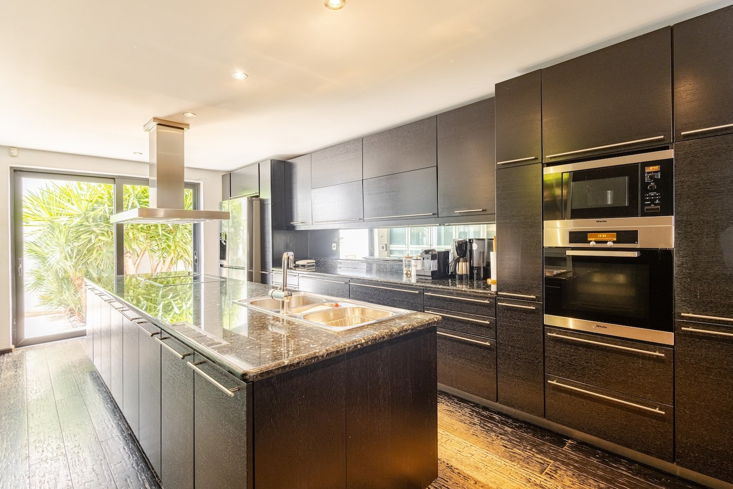 Ηλίας Ψινάκης: Το απίστευτο ποσό για το οποίο ενοικιάζει το σπίτι του στον Νέο Βουτζά