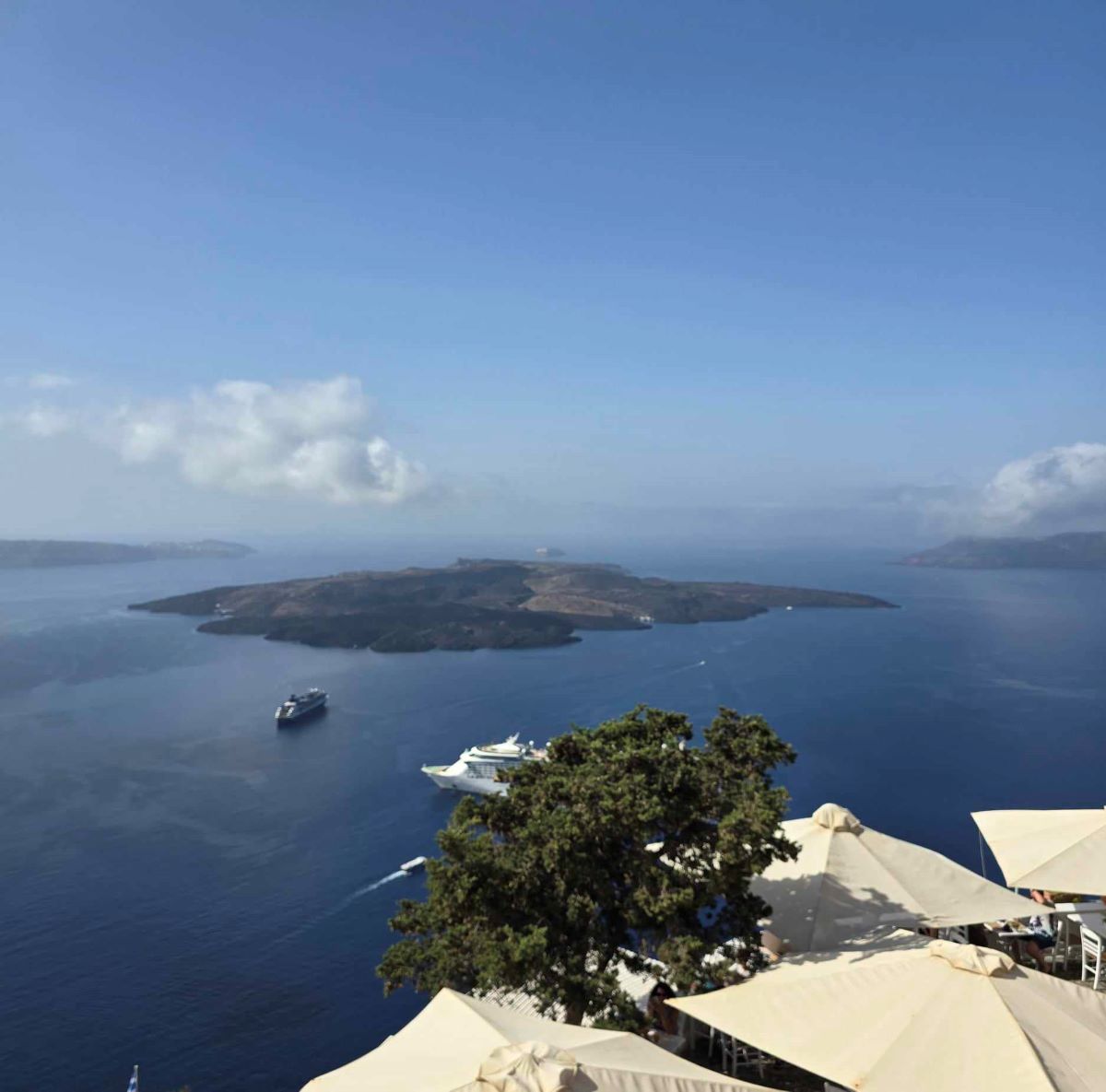 Η Σαντορίνη είναι το πεντάστερο νησί της Ελλάδας, η ναυαρχίδα του τουρισμού πολυτελείας 4 Η Σαντορίνη είναι το πεντάστερο νησί της Ελλάδας, η ναυαρχίδα του τουρισμού πολυτελείας