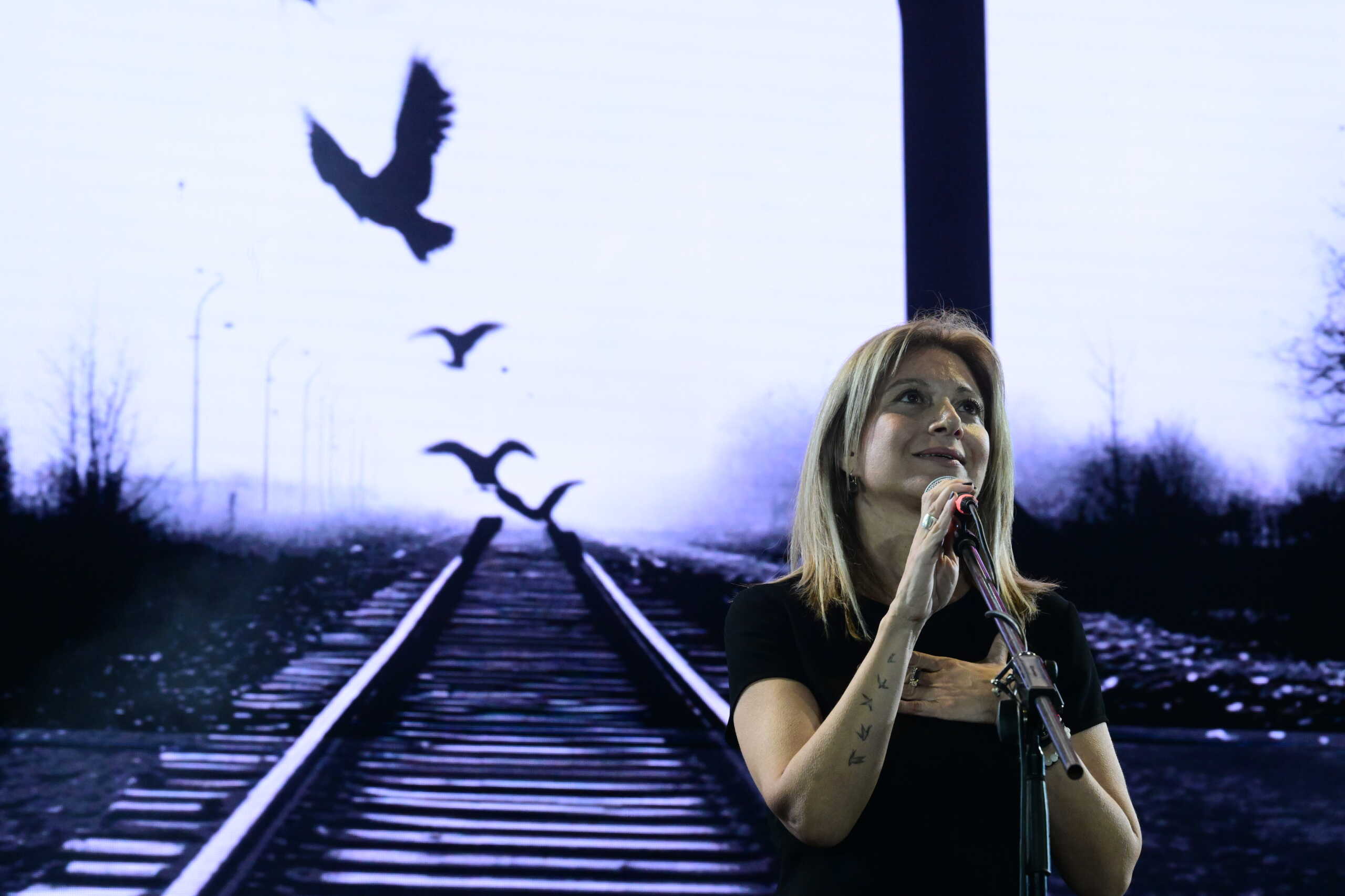 Συναυλία για τα Τέμπη: Η «Ανδρομέδα» του Θανάση Παπακωνσταντίνου, η «Κοιλάδα των Τεμπών» του Σωκράτη Μάλαμα και η συγκλονιστική Τάνια Τσανακλίδου