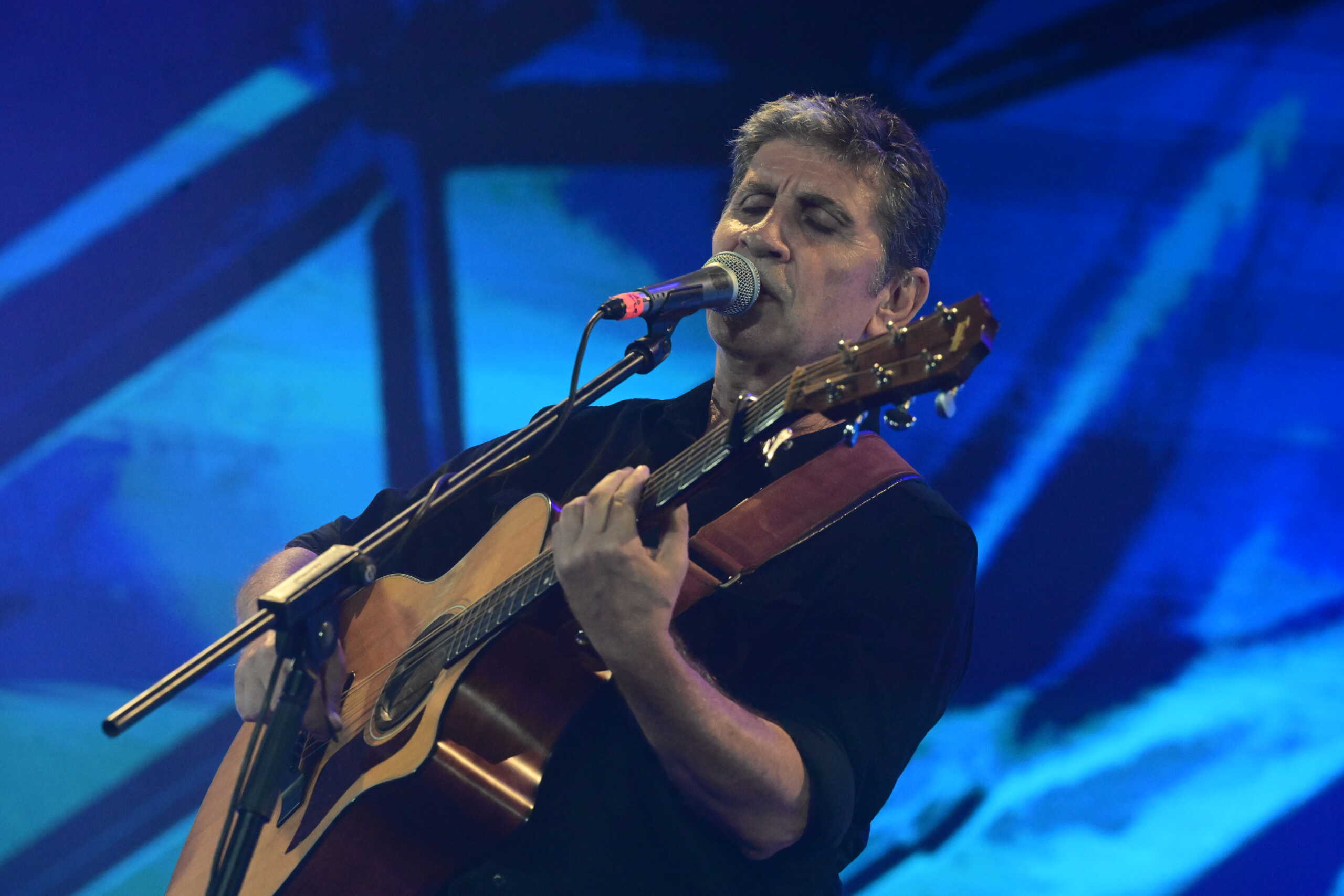 Συναυλία για τα Τέμπη: Η «Ανδρομέδα» του Θανάση Παπακωνσταντίνου, η «Κοιλάδα των Τεμπών» του Σωκράτη Μάλαμα και η συγκλονιστική Τάνια Τσανακλίδου