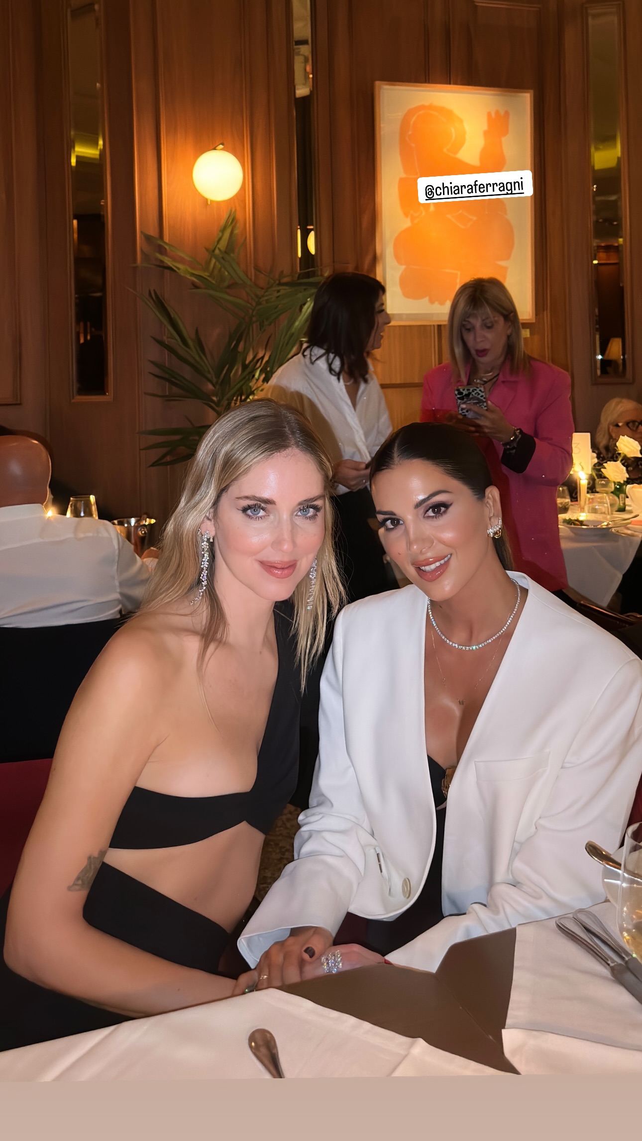 Κιάρα Φεράνι: Οι πρώτες 24 ώρες της Ιταλίδας Influencer στην Αθήνα – Το θέμα υγείας και το πάρτι προς τιμήν της σε γνωστό στέκι 26 Κιάρα Φεράνι: Οι πρώτες 24 ώρες της Ιταλίδας Influencer στην Αθήνα – Το θέμα υγείας και το πάρτι προς τιμήν της σε γνωστό στέκι