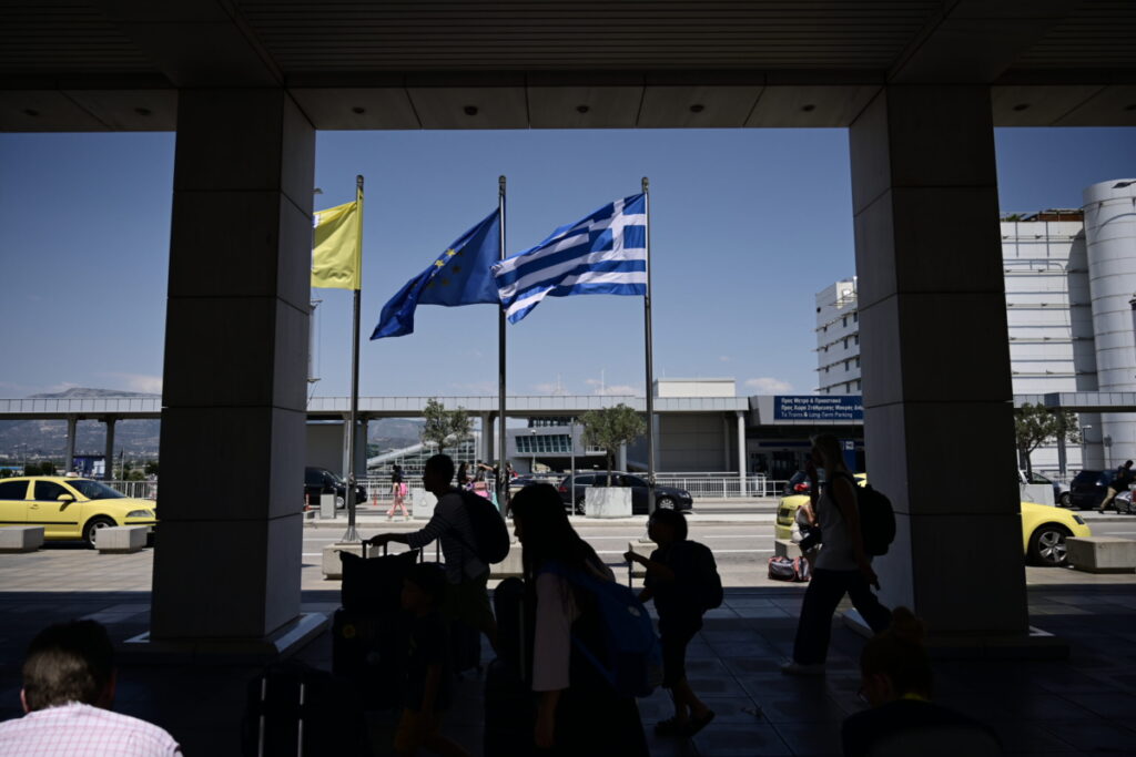 Τουρισμός: Έσοδα 15,1 δισ. ευρώ στο 8μηνο – Περισσότερες αυξήσεις, λιγότερες εισπράξεις 4 Τουρισμός: Έσοδα 15,1 δισ. ευρώ στο 8μηνο – Περισσότερες αυξήσεις, λιγότερες εισπράξεις