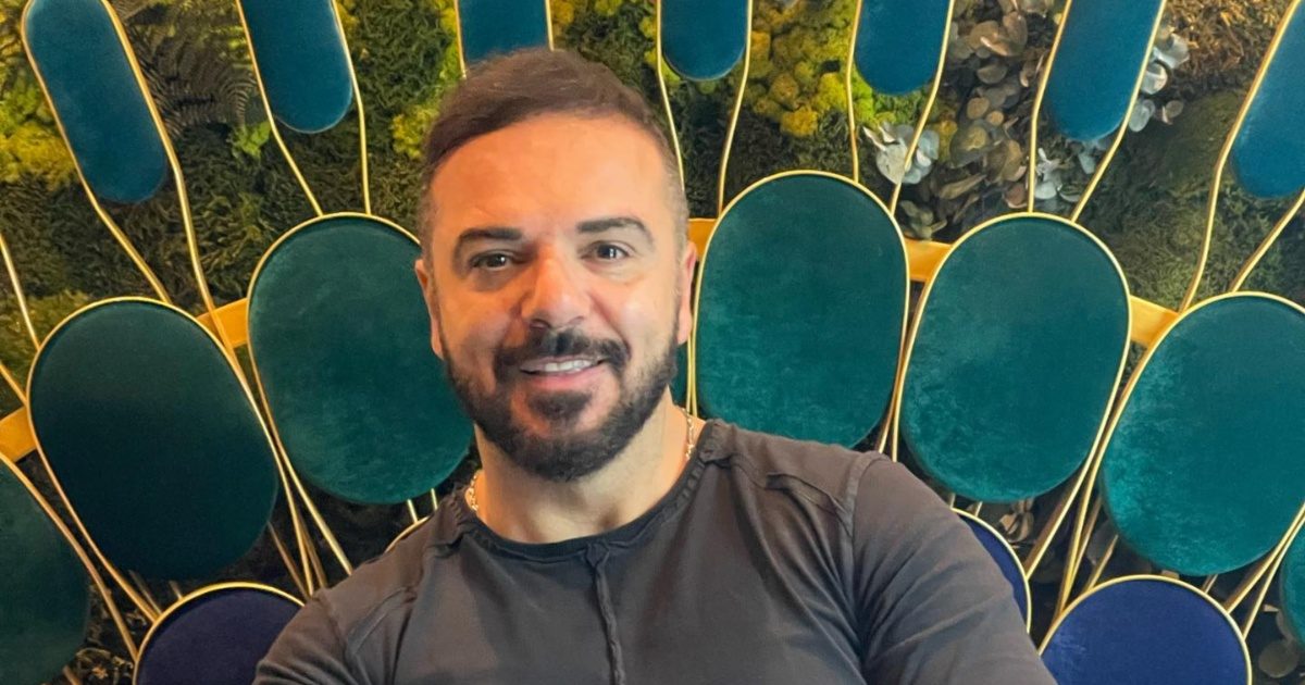 Τριαντάφυλλος κατά Πρωινού και Γιώργου Λιάγκα: «Το γυρίσαμε στο τραγούδι ξαφνικά ή κάνεις εξαιρέσεις;» 1 Τριαντάφυλλος κατά Πρωινού και Γιώργου Λιάγκα: «Το γυρίσαμε στο τραγούδι ξαφνικά ή κάνεις εξαιρέσεις;»